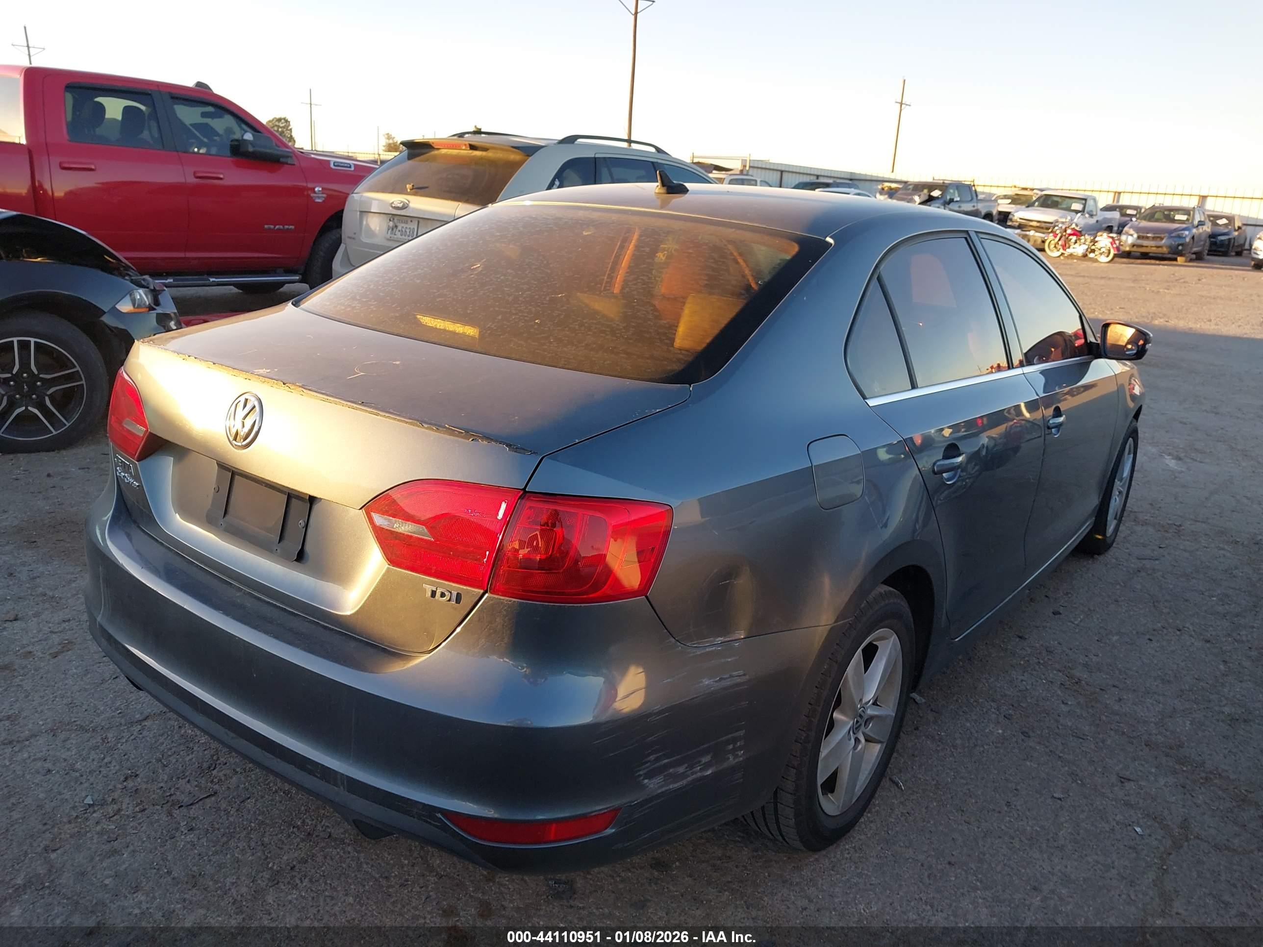 VOLKSWAGEN JETTA image 4