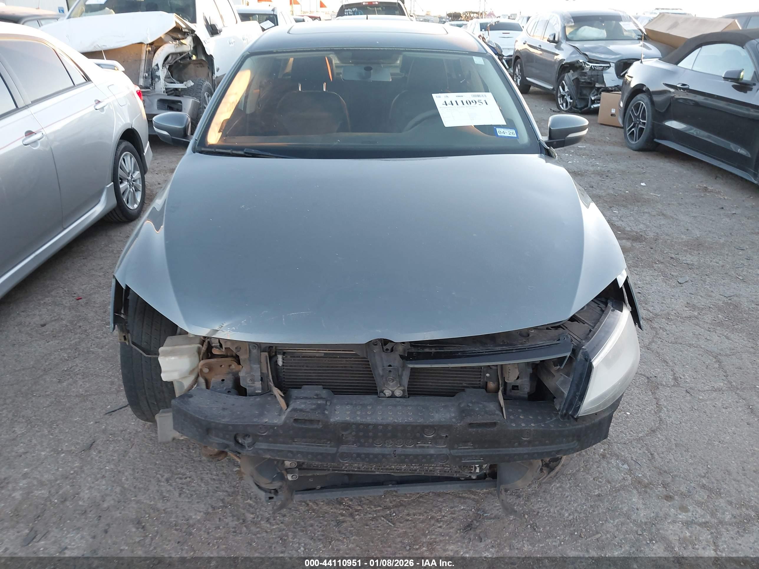 VOLKSWAGEN JETTA image 6
