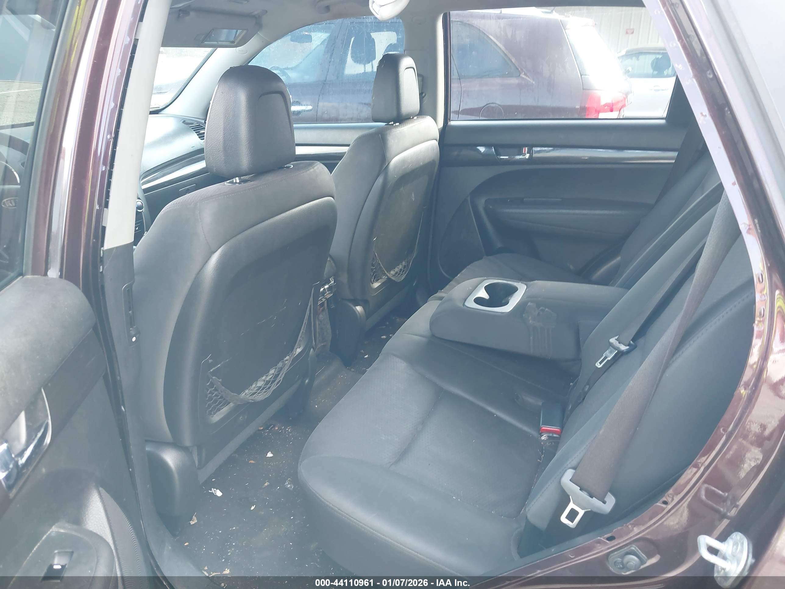 KIA SORENTO image 8