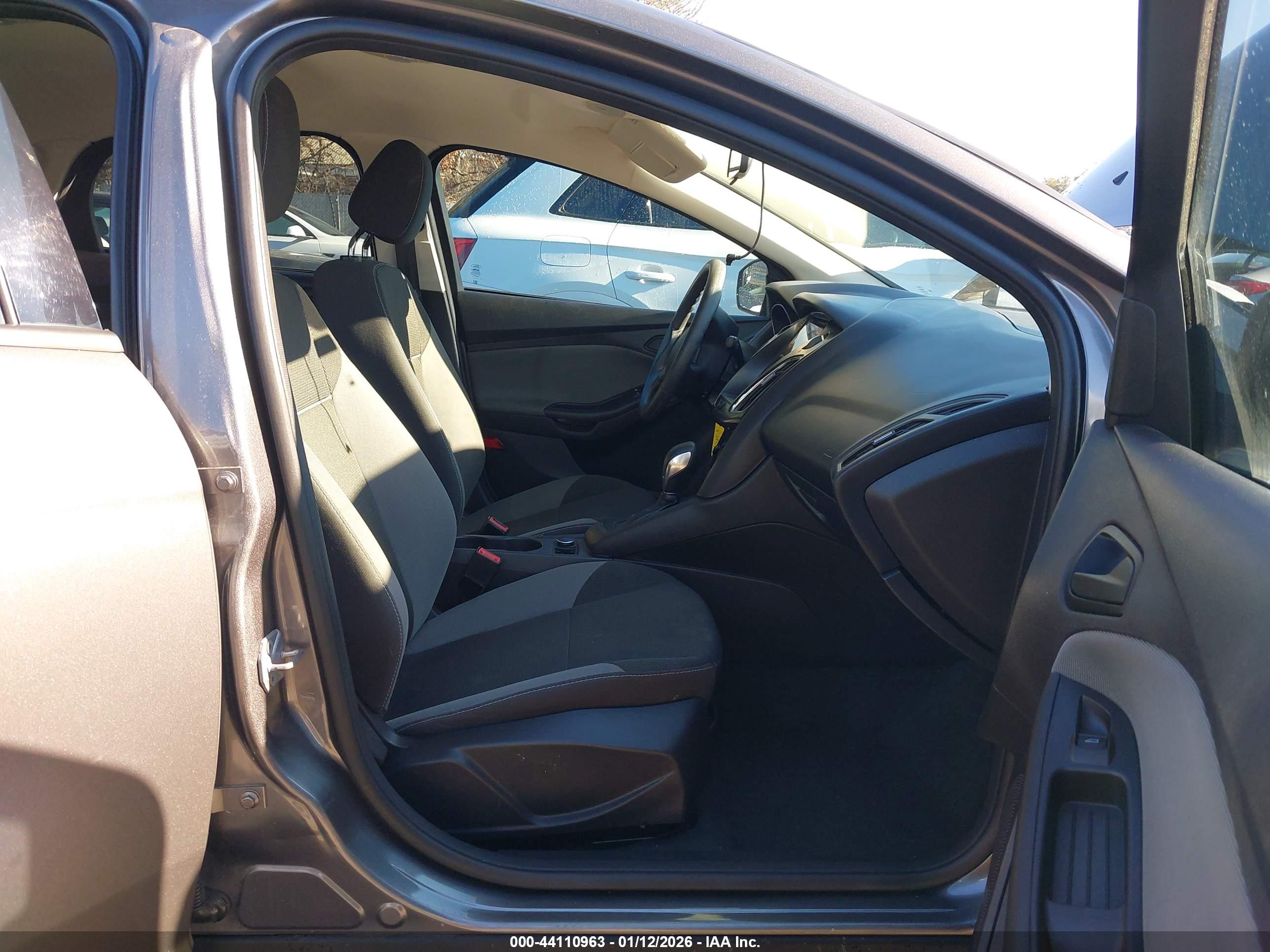 FORD FOCUS image 5