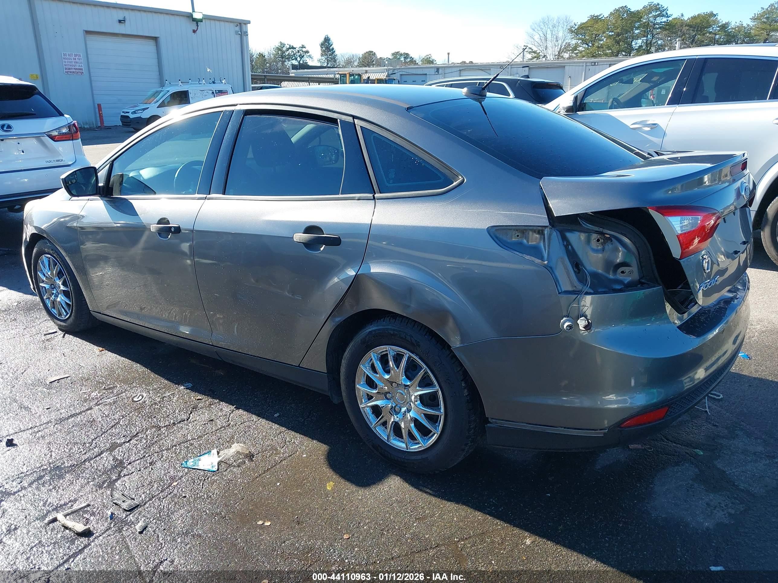 FORD FOCUS image 6