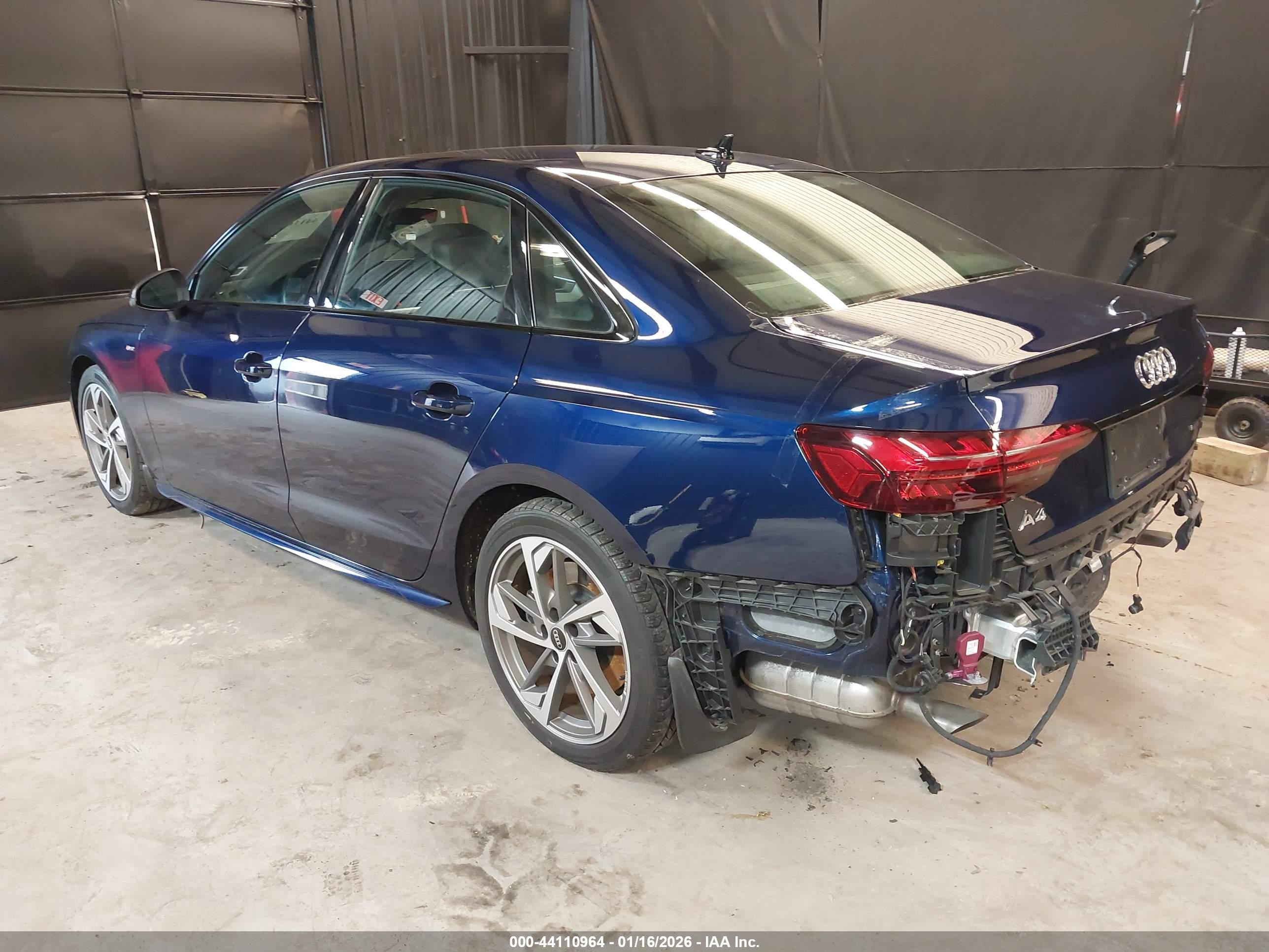 AUDI A4 image 3