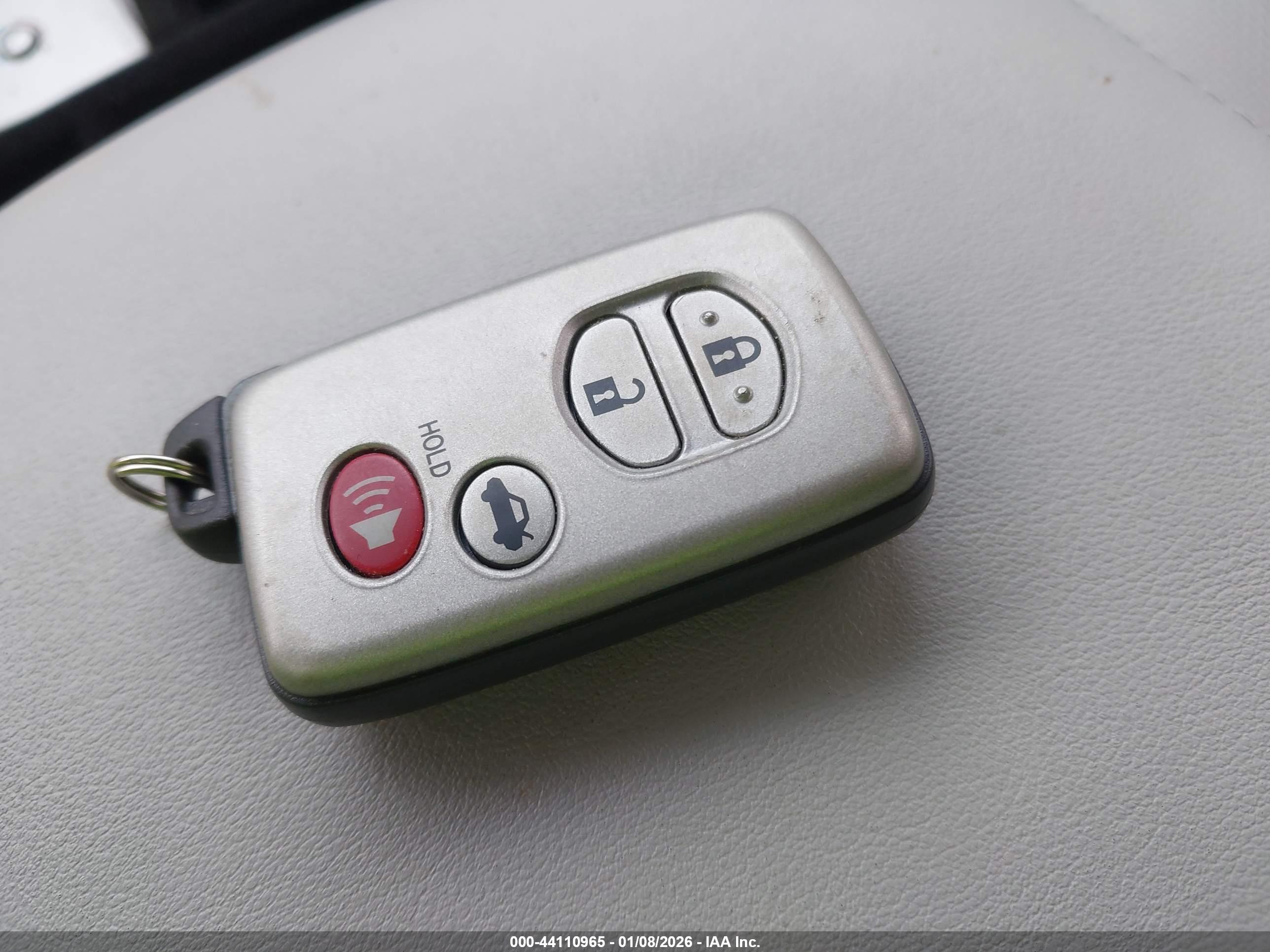 TOYOTA AVALON image 11