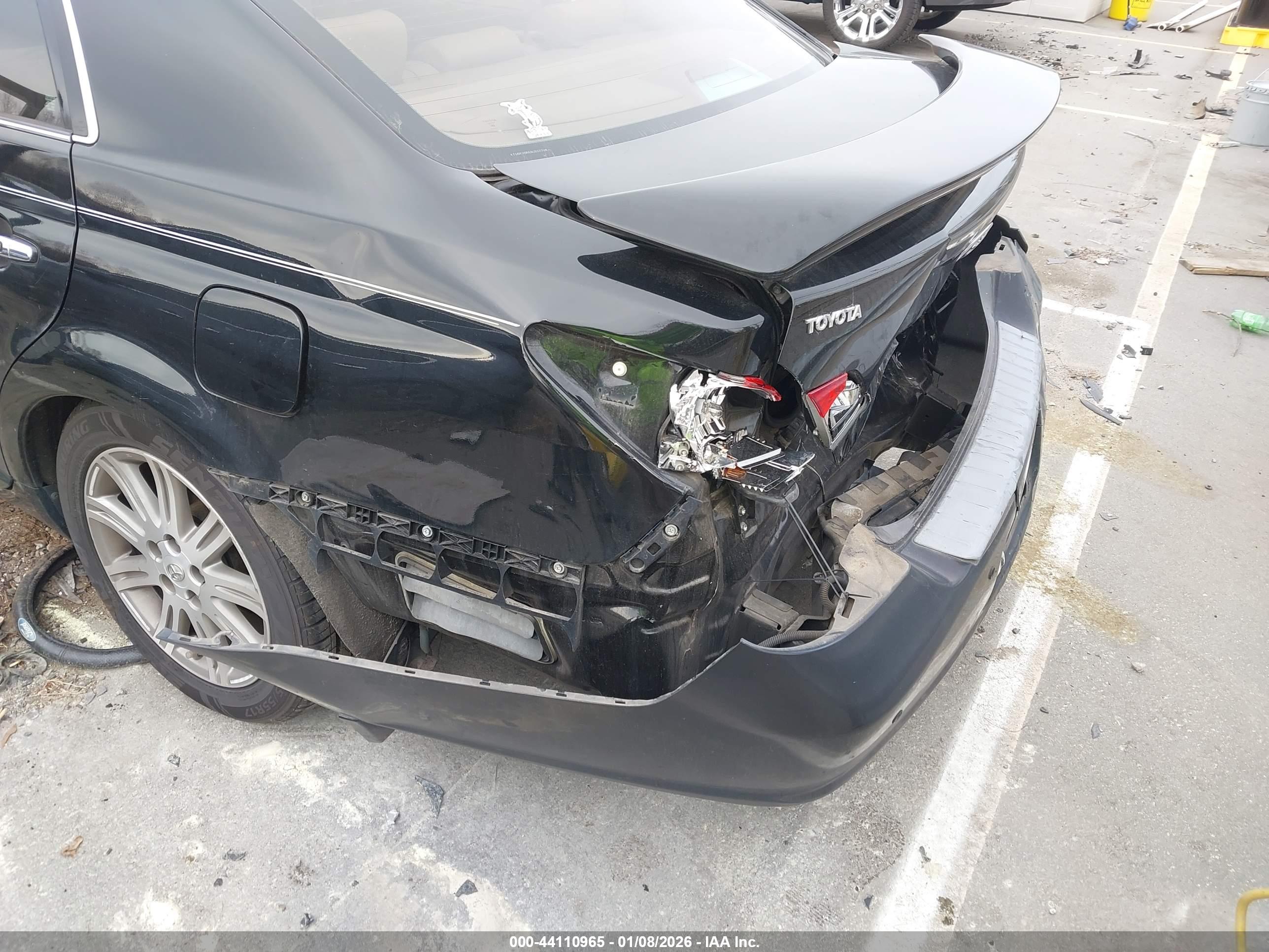 TOYOTA AVALON image 6