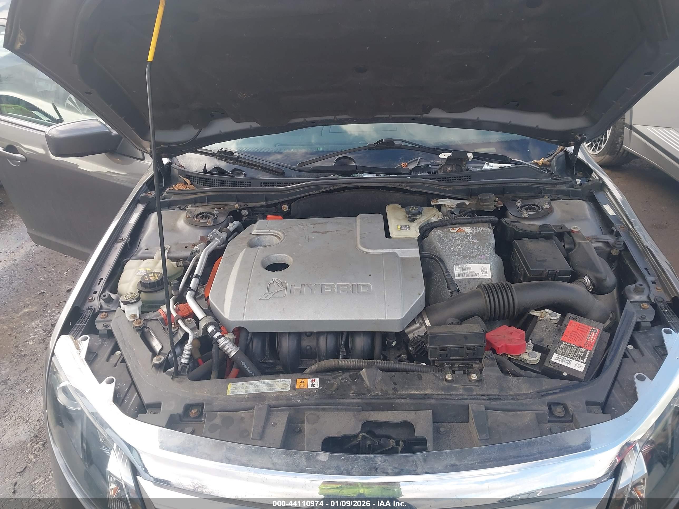 FORD FUSION image 10