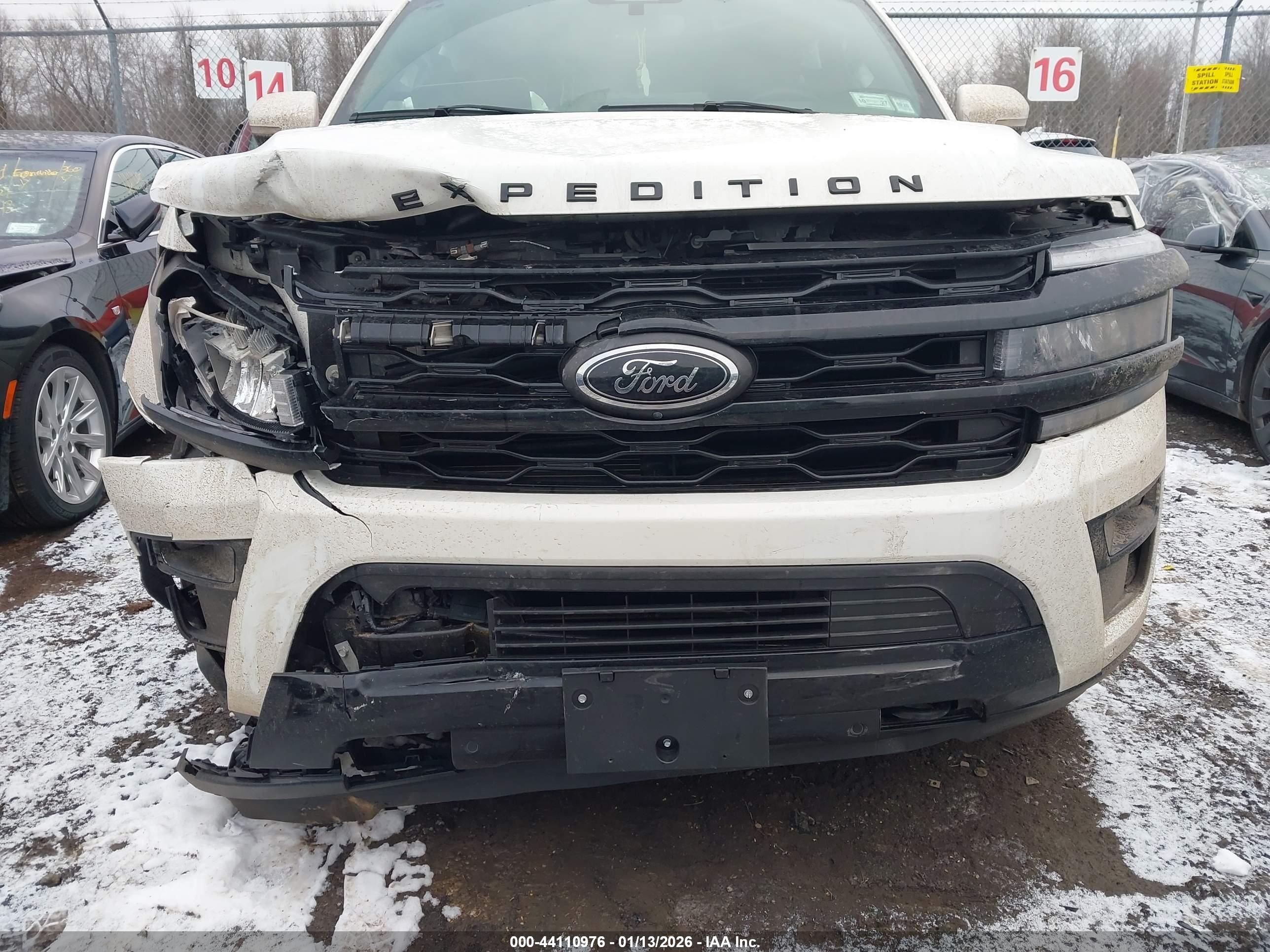 FORD EXPEDITION image 6