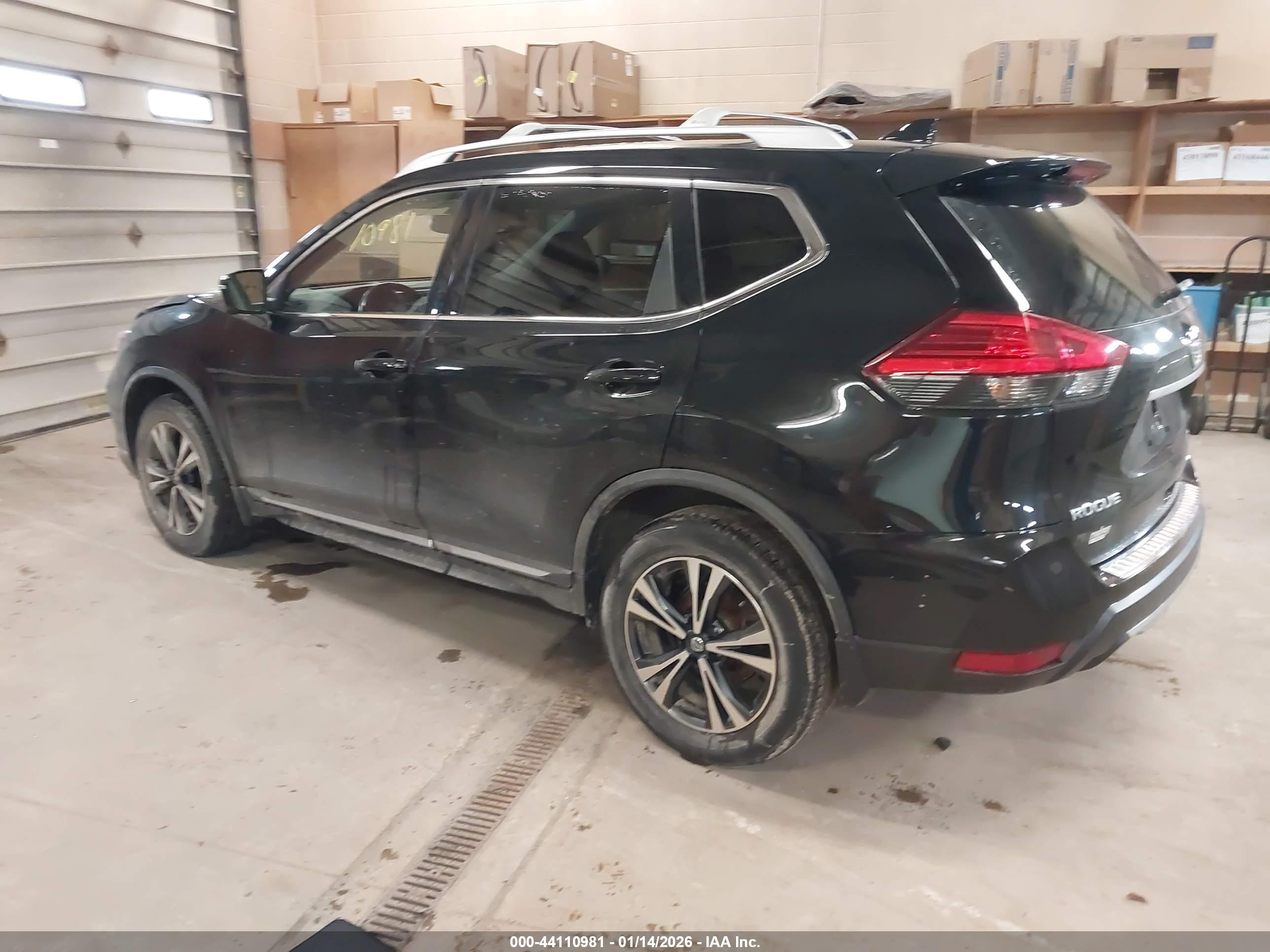 NISSAN ROGUE image 3