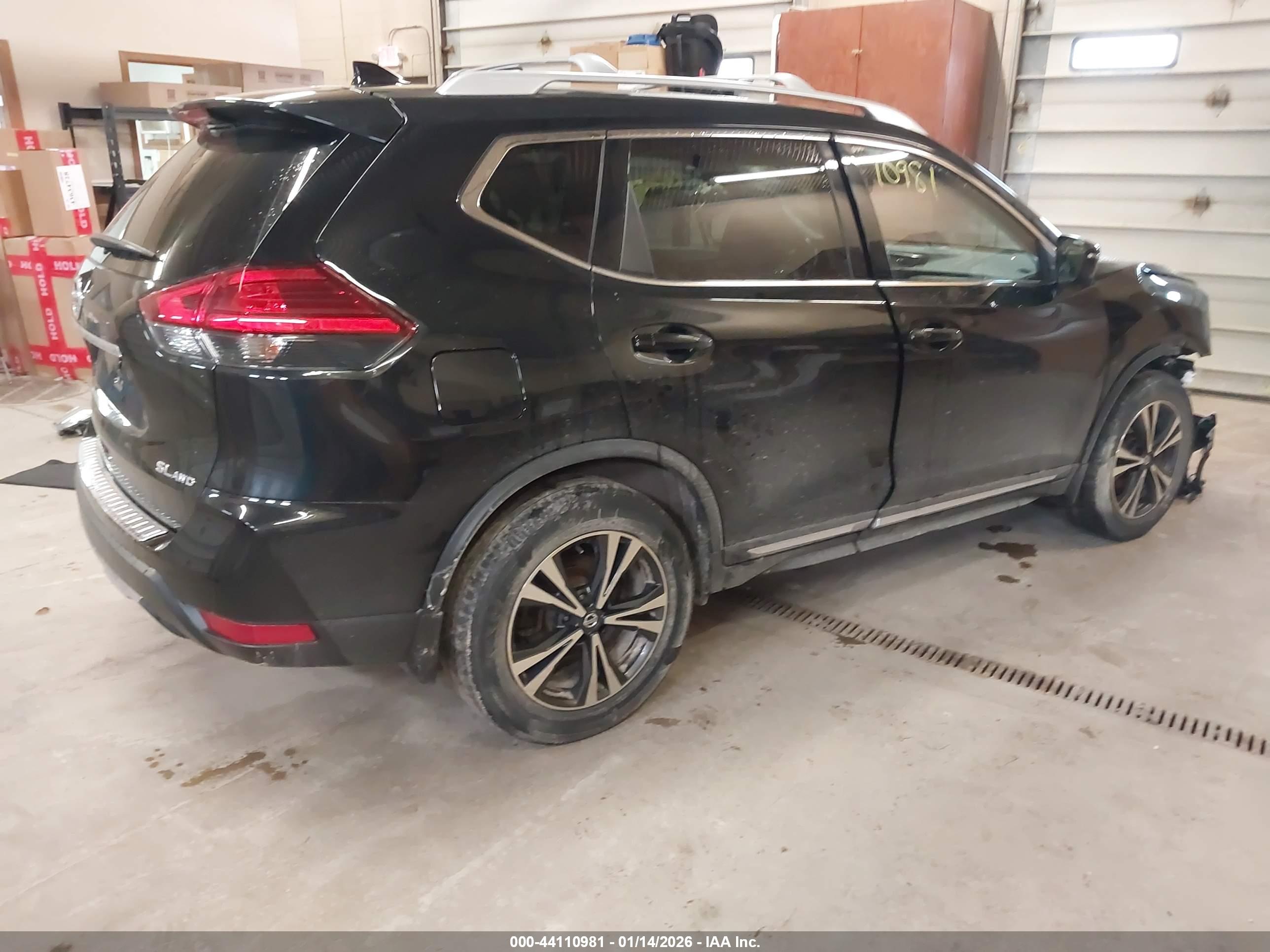 NISSAN ROGUE image 4
