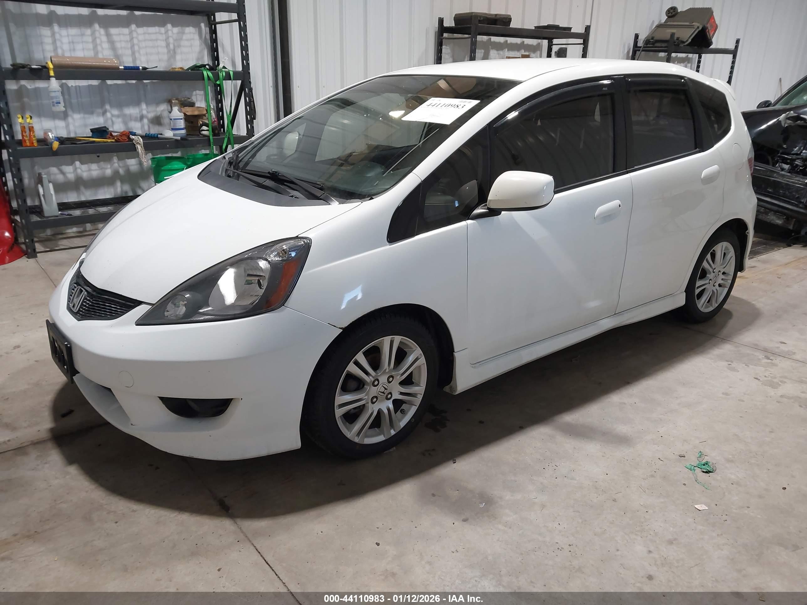 HONDA FIT image 2