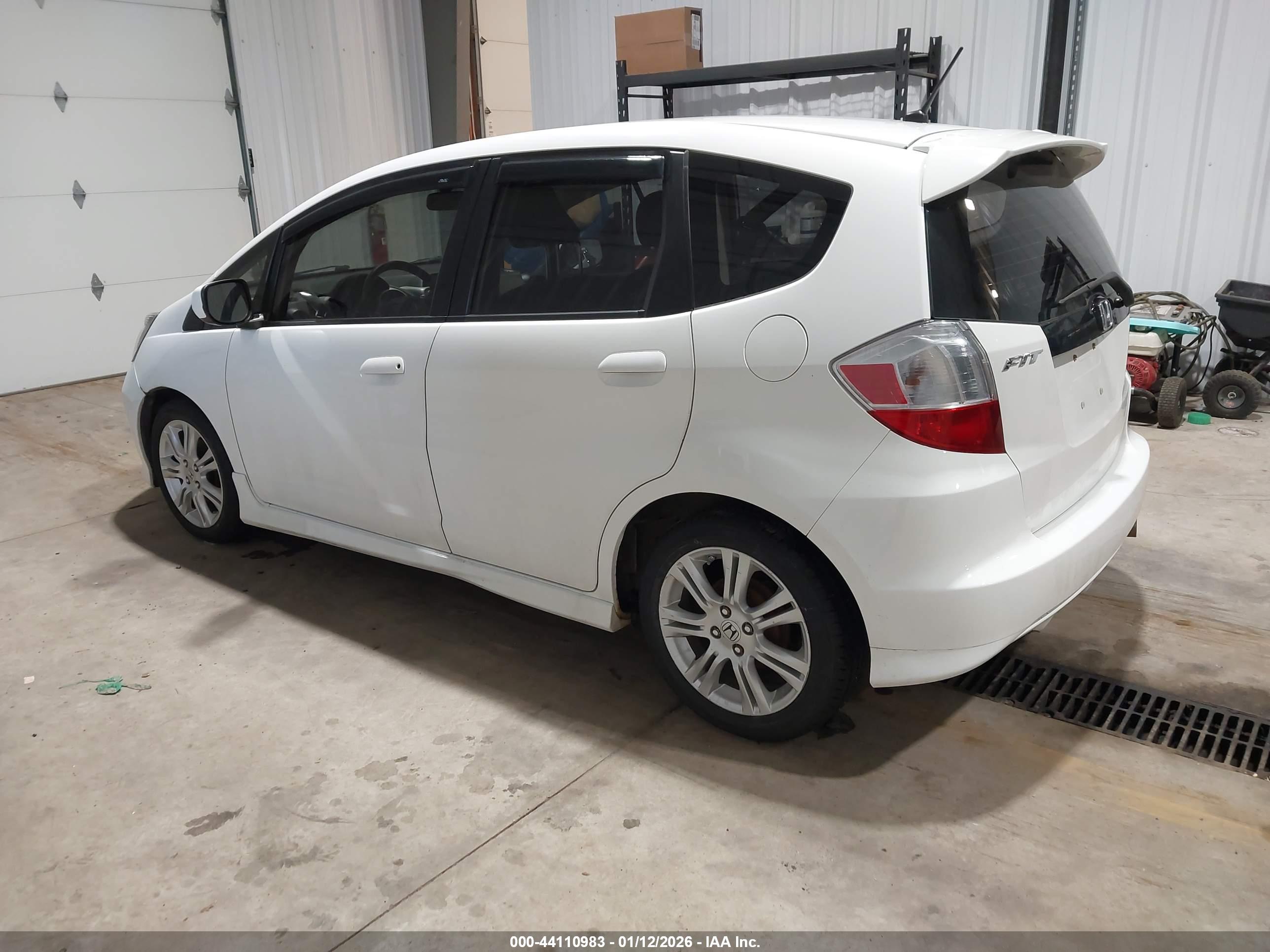 HONDA FIT image 3