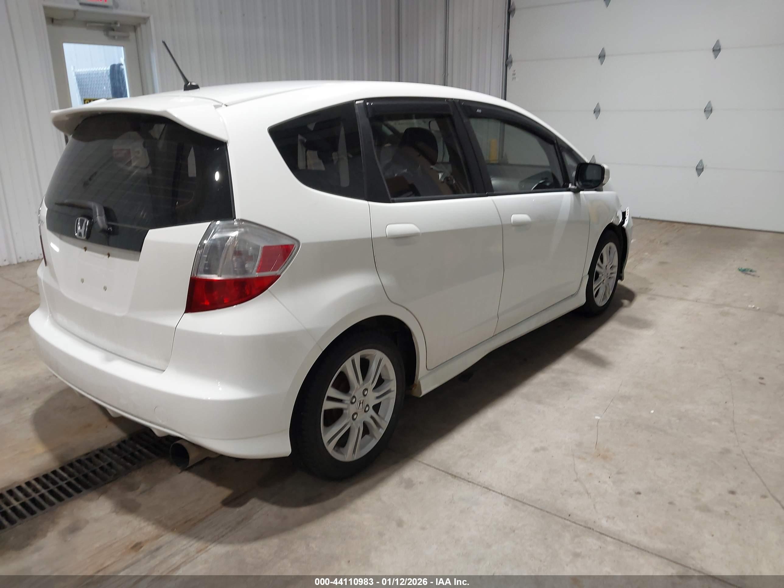HONDA FIT image 4