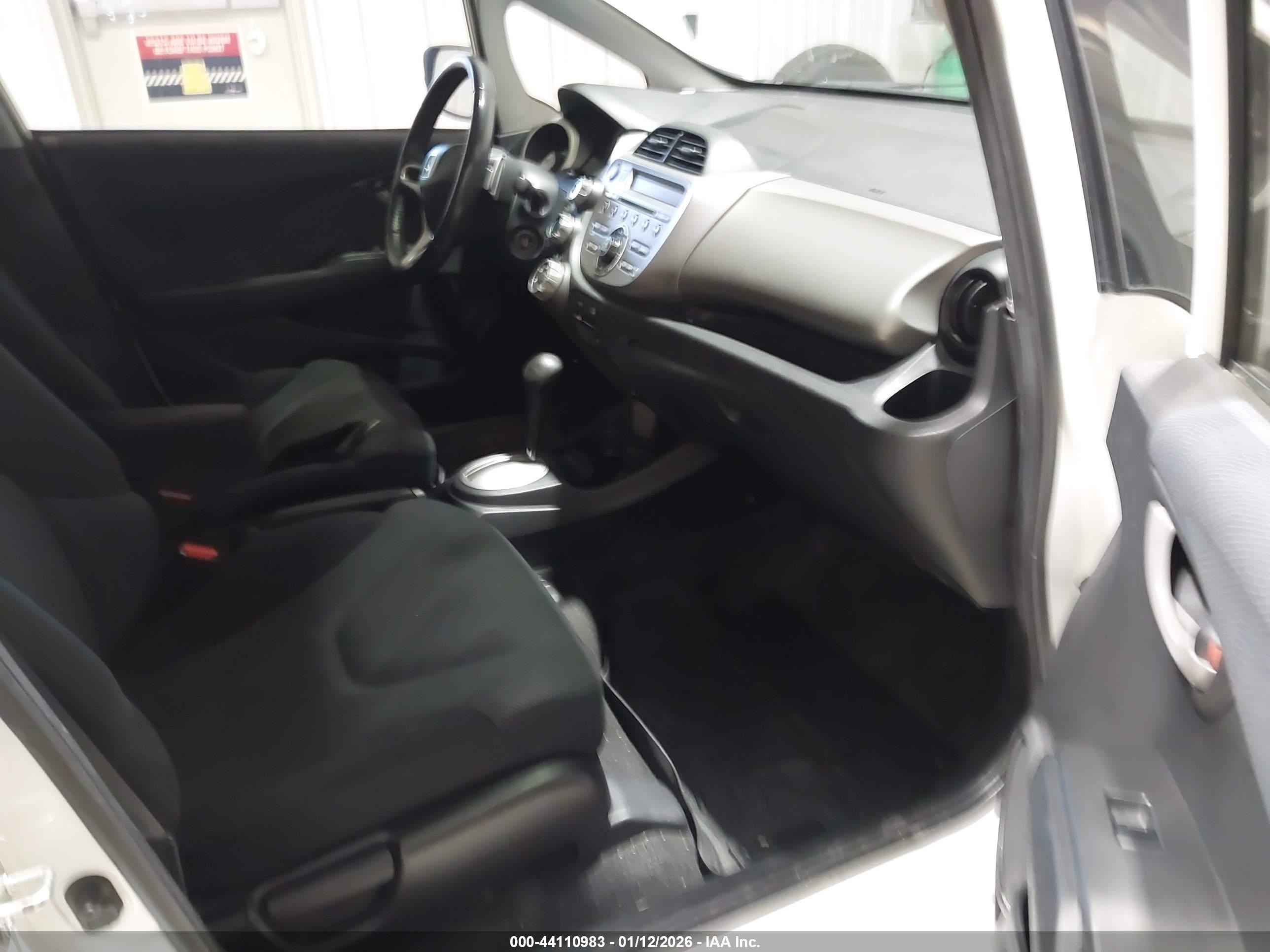 HONDA FIT image 5