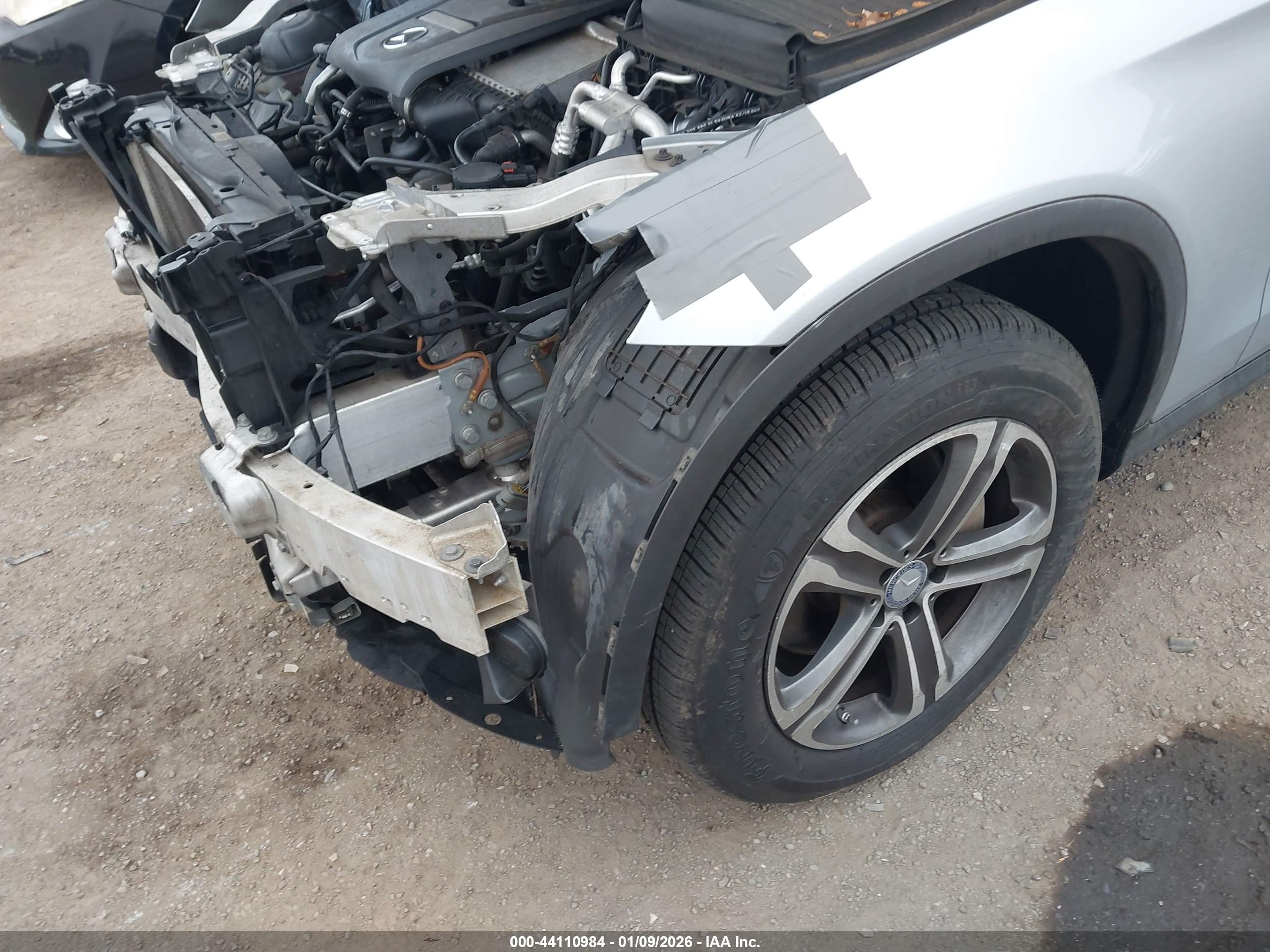 MERCEDES-BENZ GLC image 6