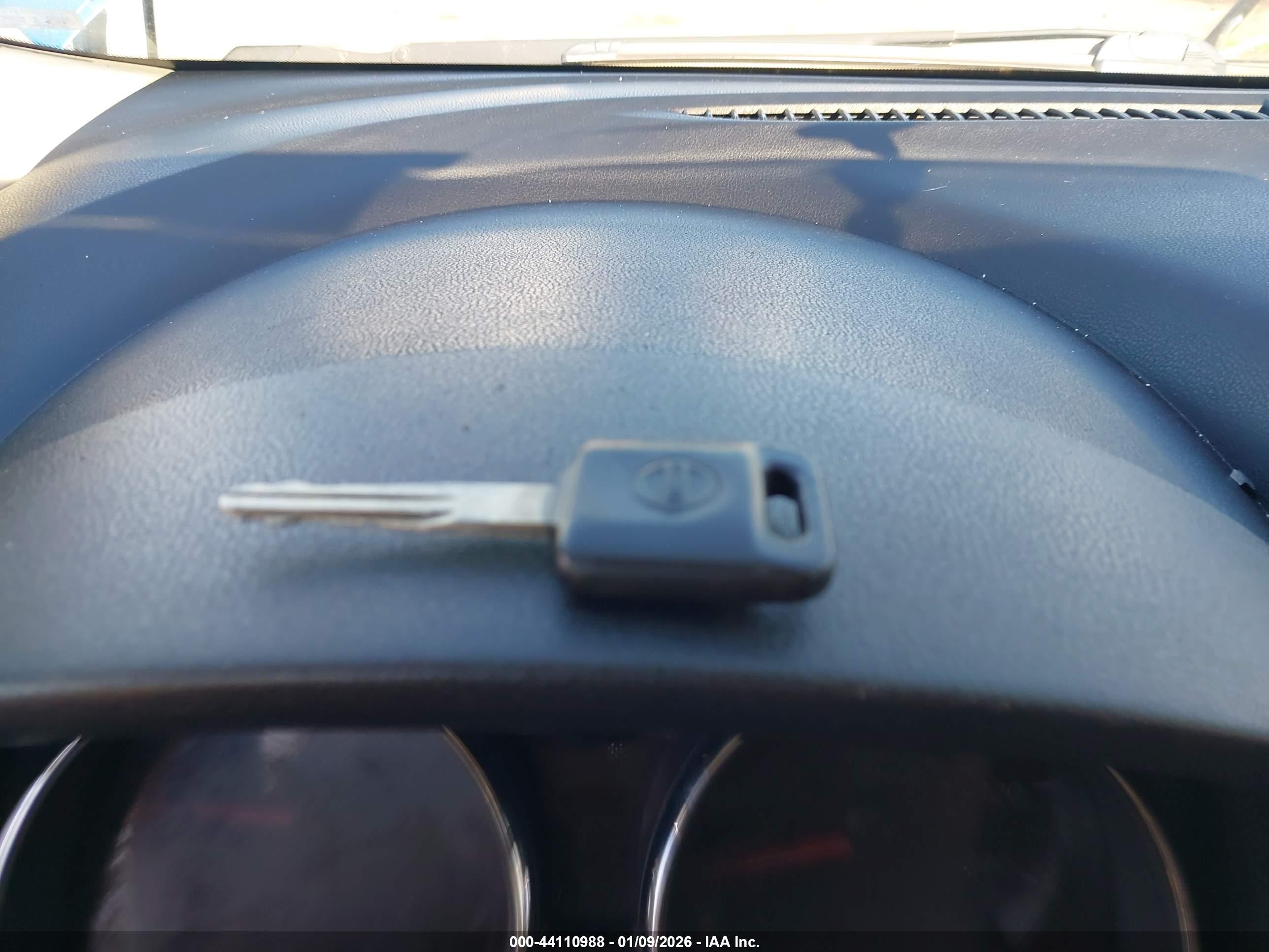 NISSAN VERSA image 11