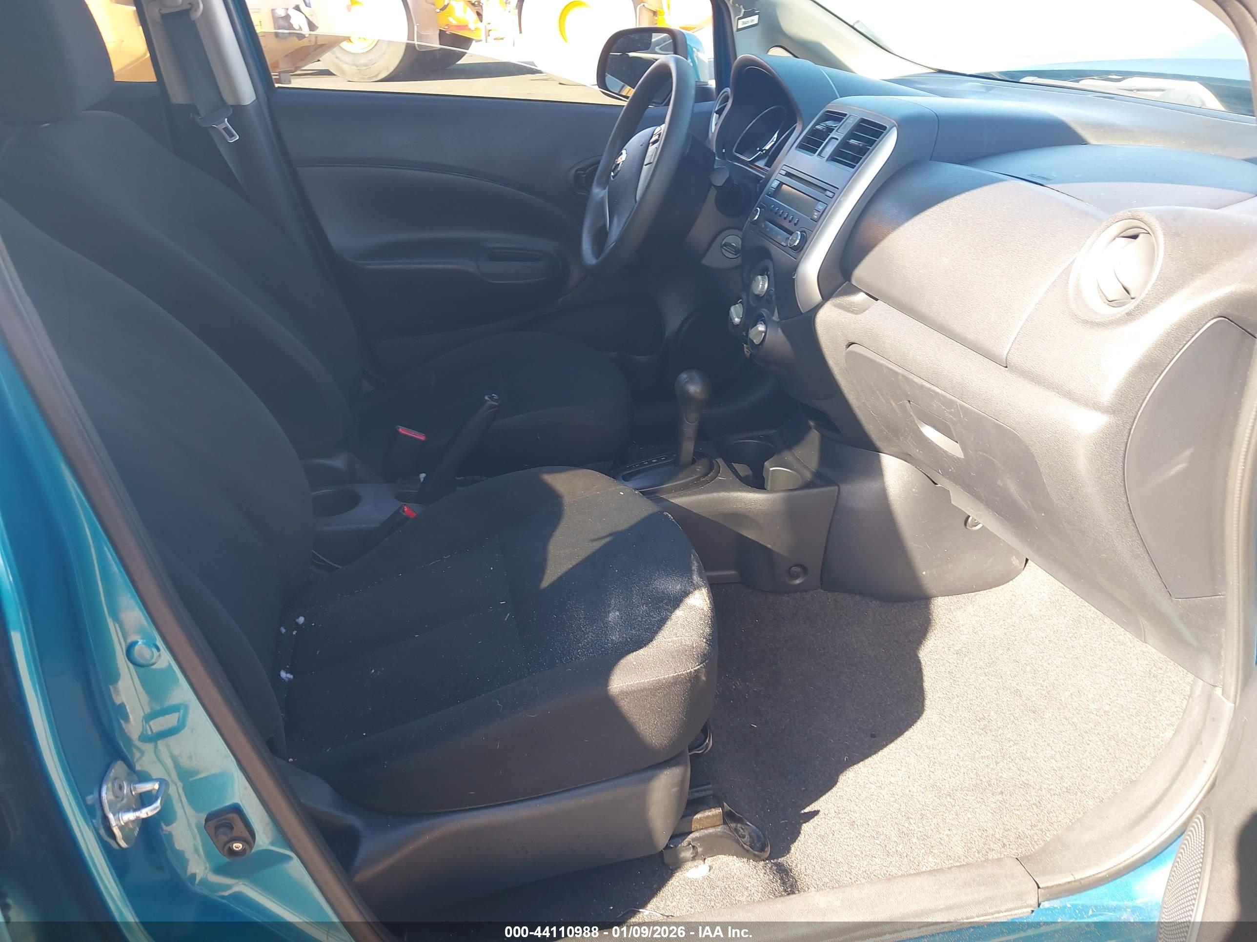 NISSAN VERSA image 5