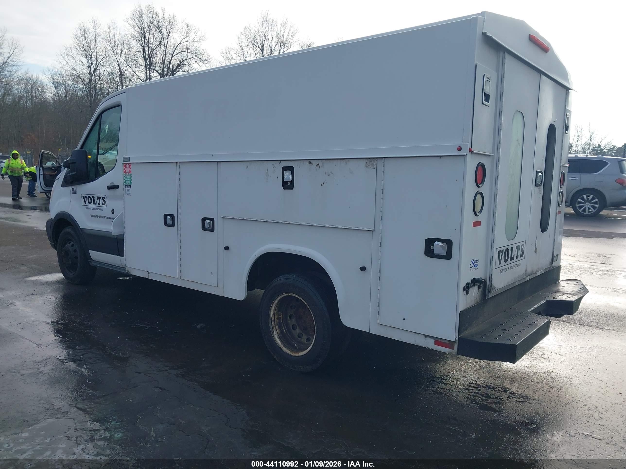 FORD TRANSIT-350 image 3