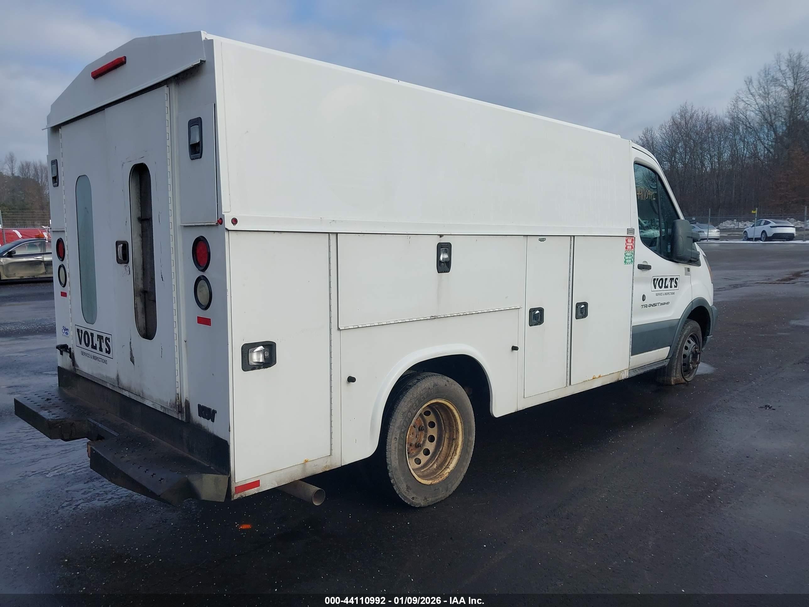 FORD TRANSIT-350 image 4
