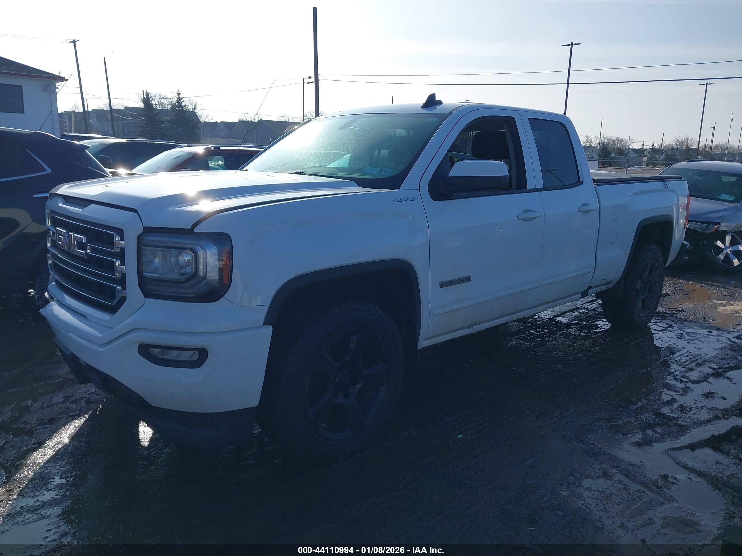 GMC SIERRA image 2