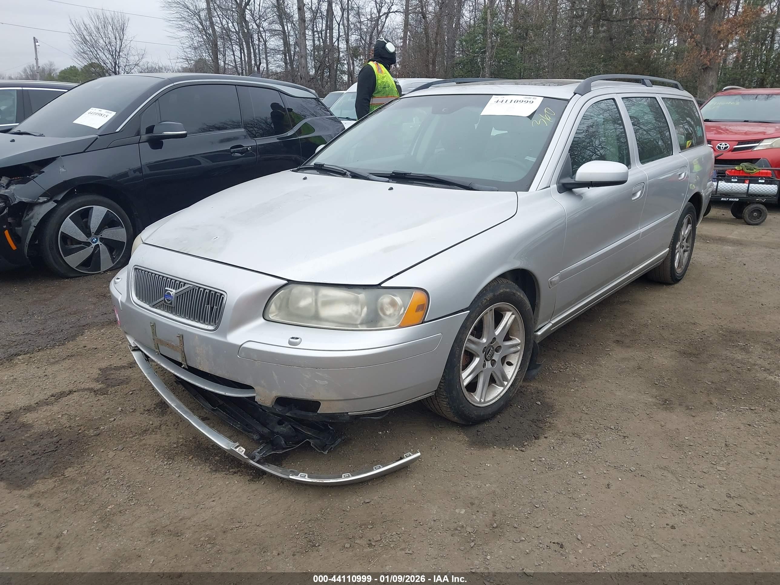 VOLVO V70 image 6