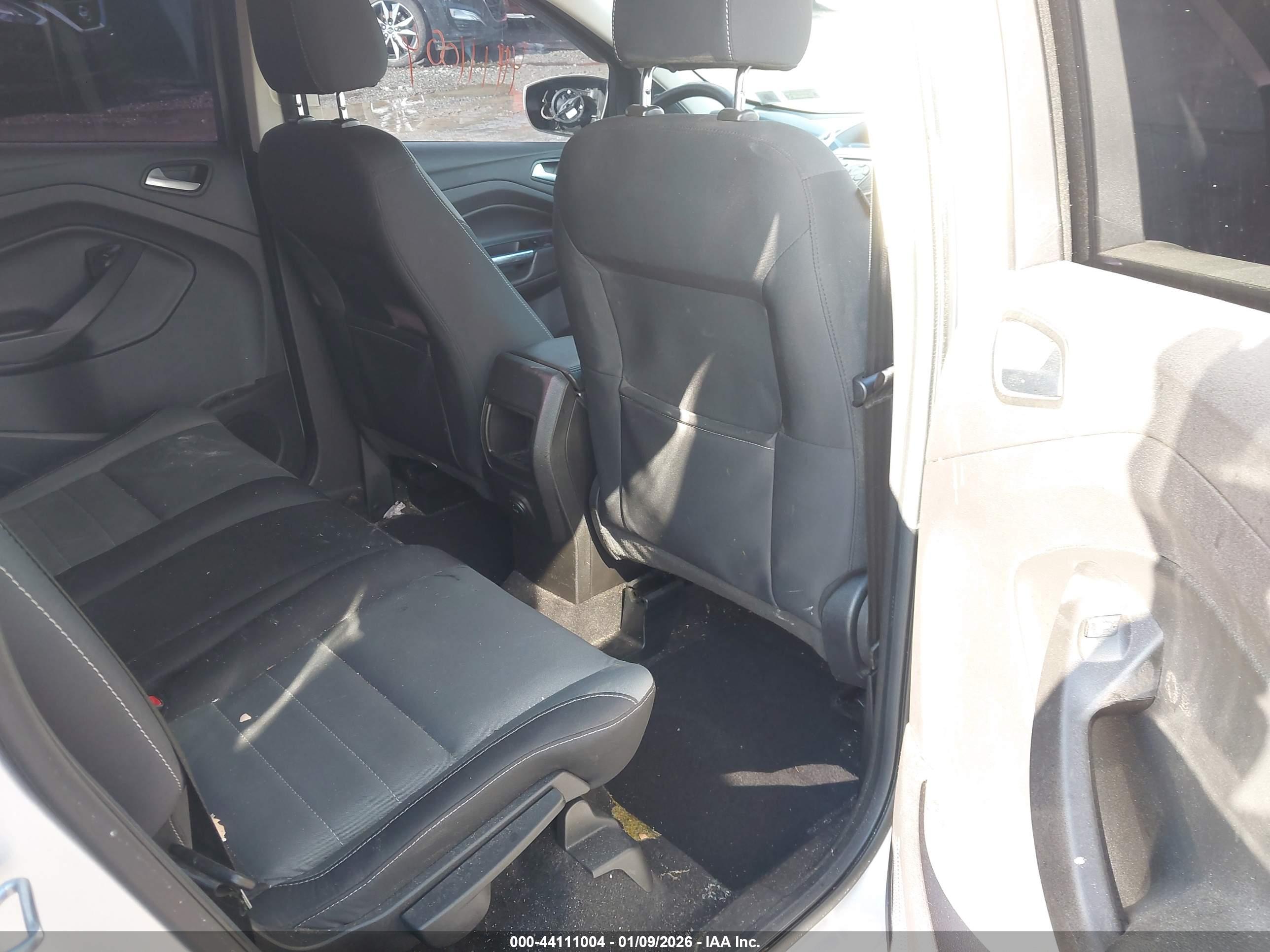 FORD ESCAPE image 8