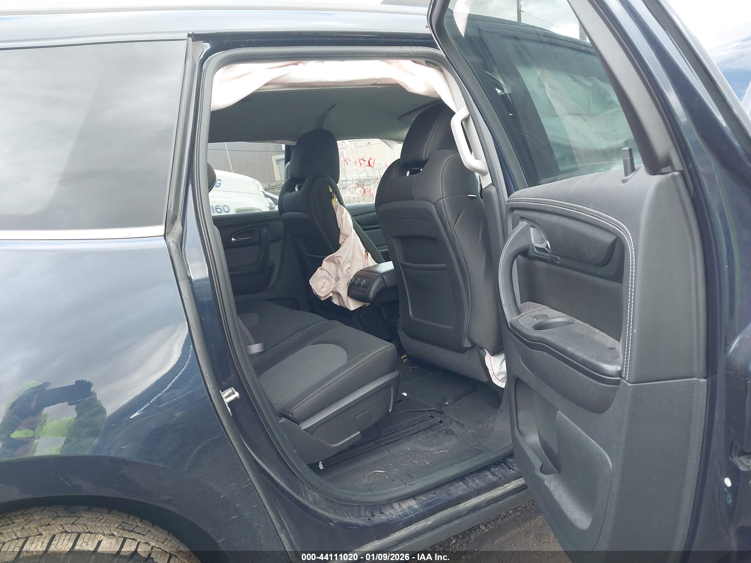 CHEVROLET TRAVERSE image 8