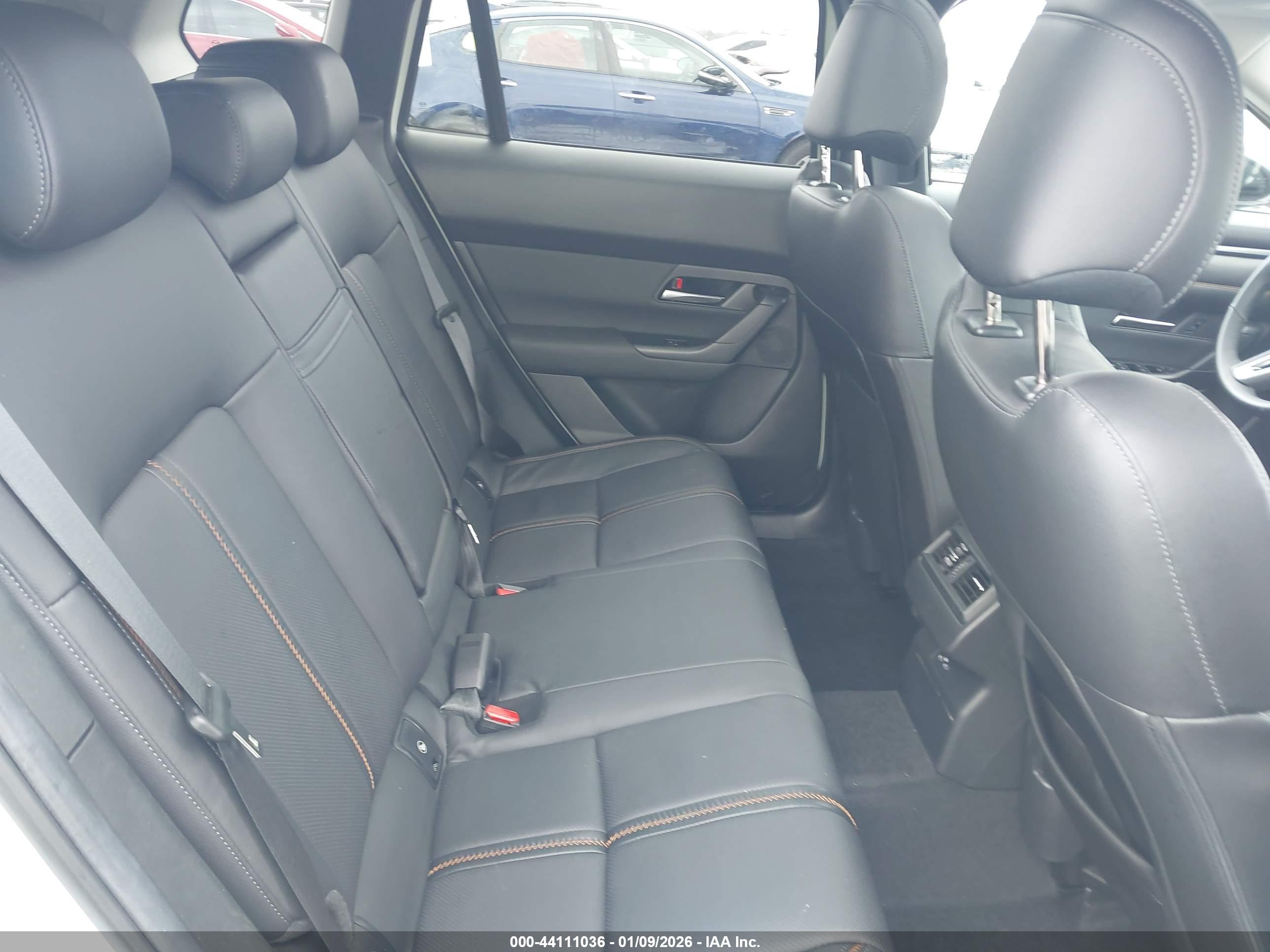 MAZDA CX-50 image 8