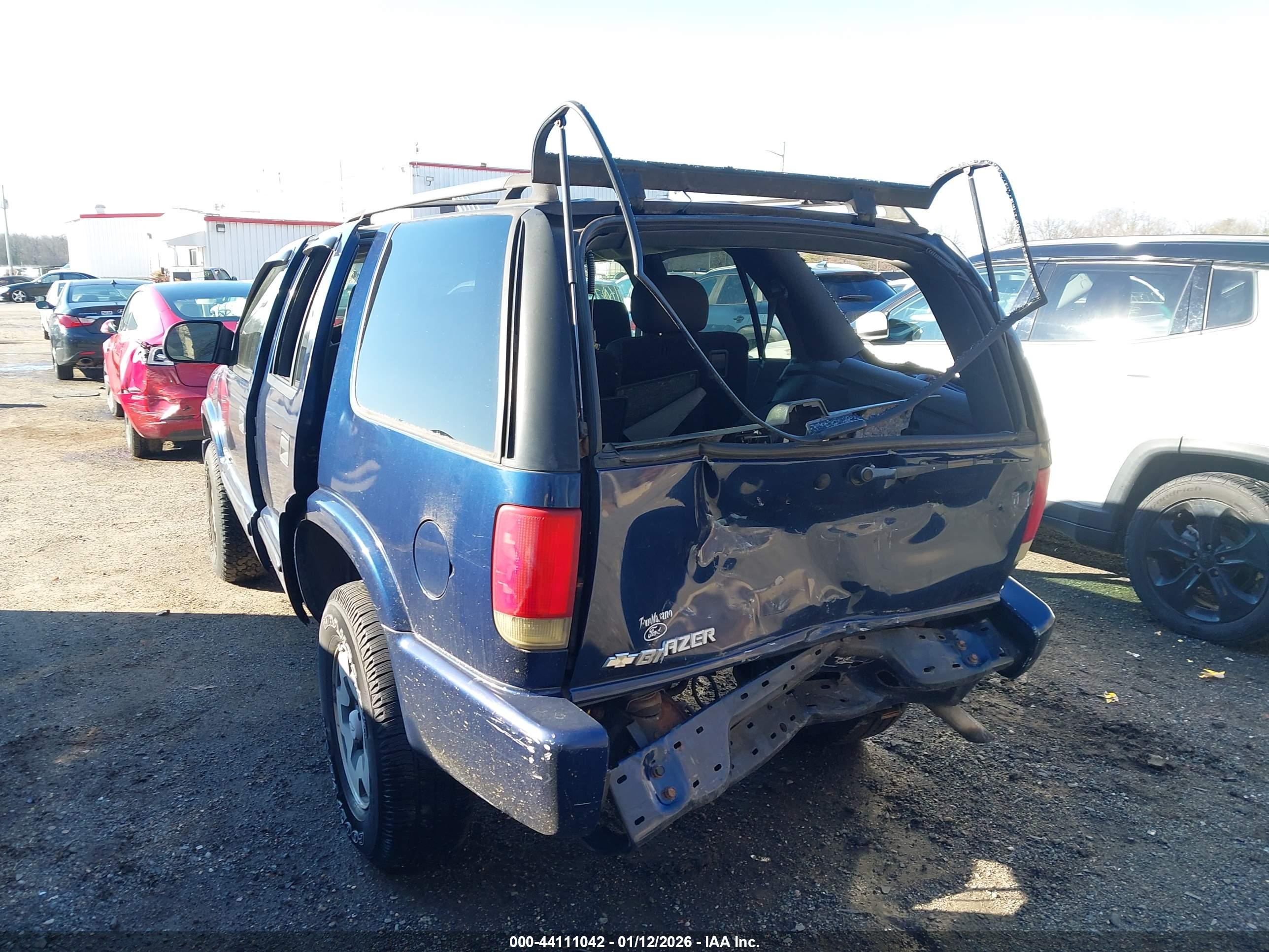CHEVROLET BLAZER image 6