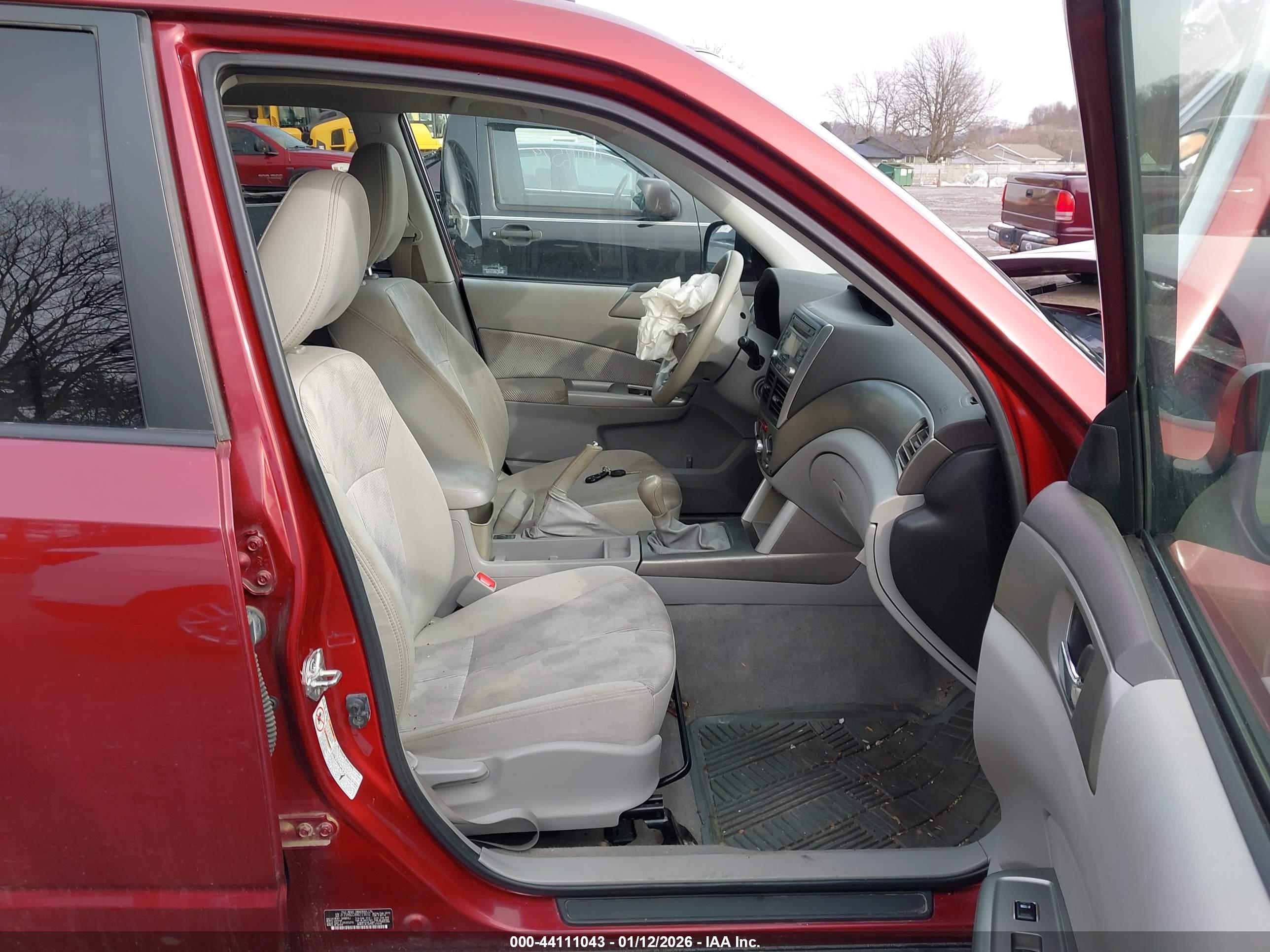 SUBARU FORESTER image 5