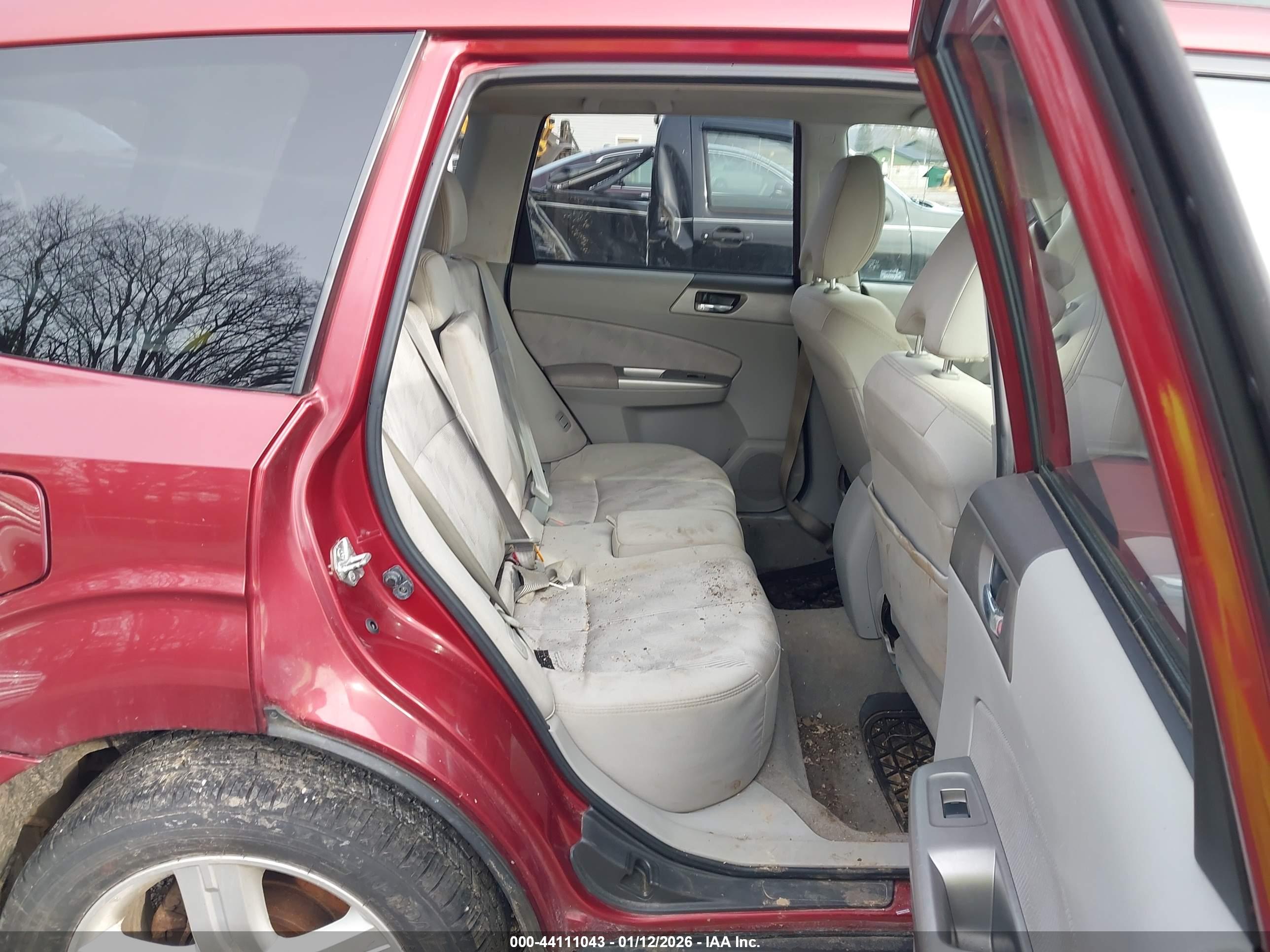 SUBARU FORESTER image 8