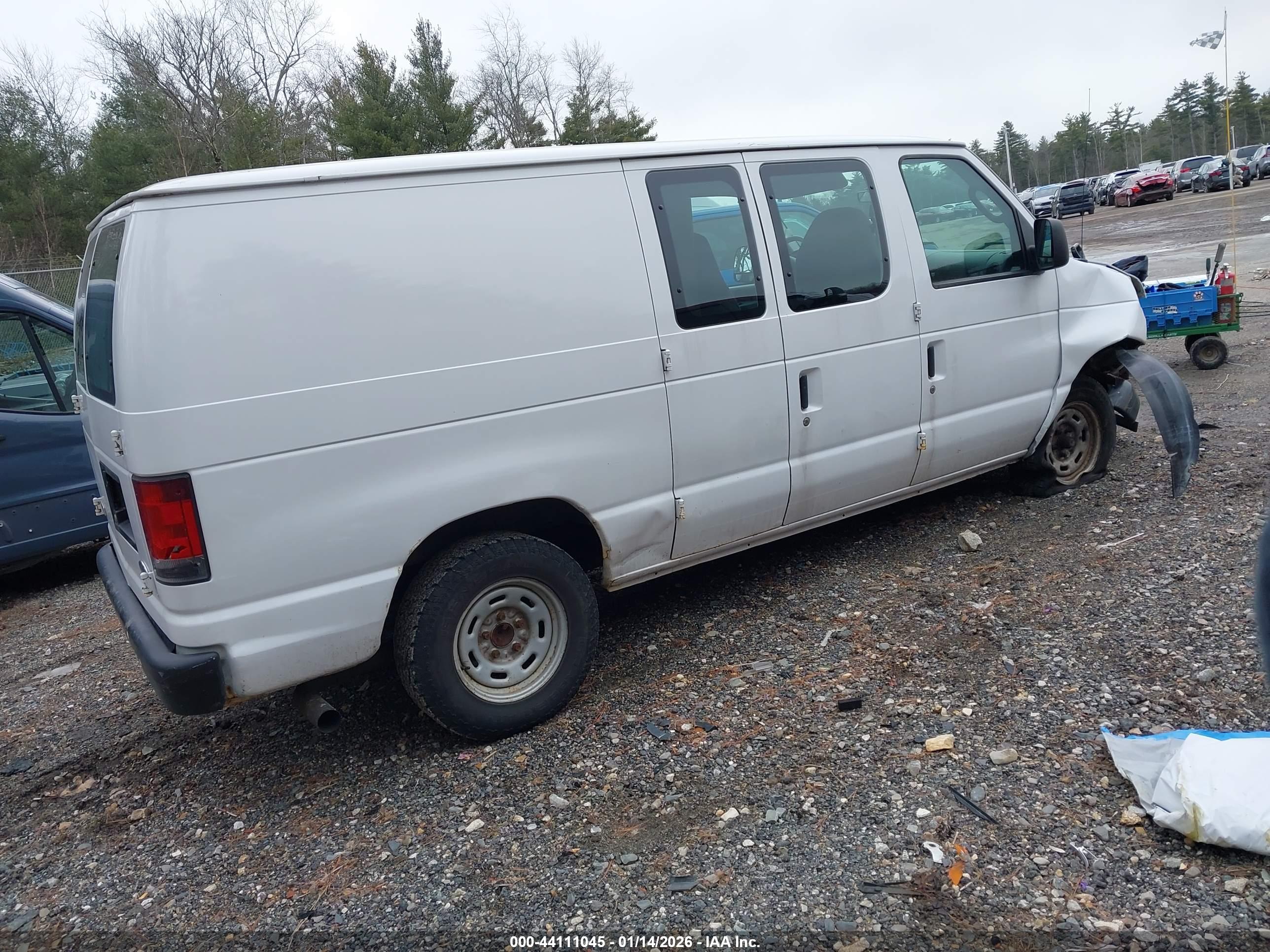 FORD E-150 image 4
