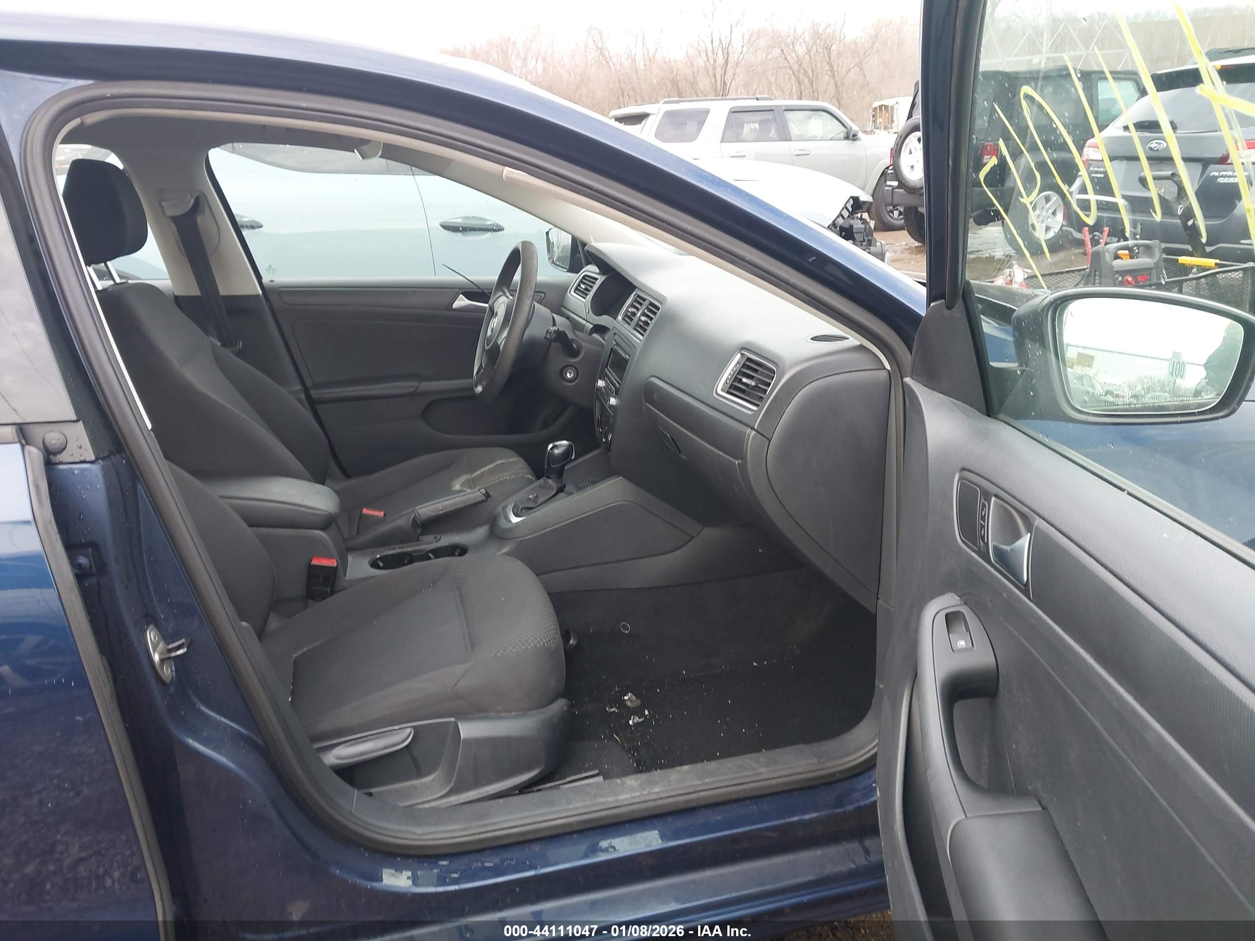 VOLKSWAGEN JETTA image 5