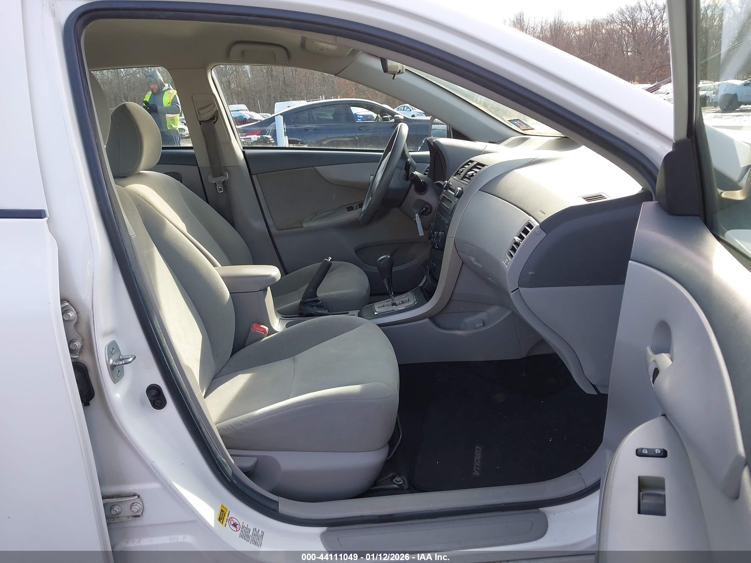 TOYOTA COROLLA image 5