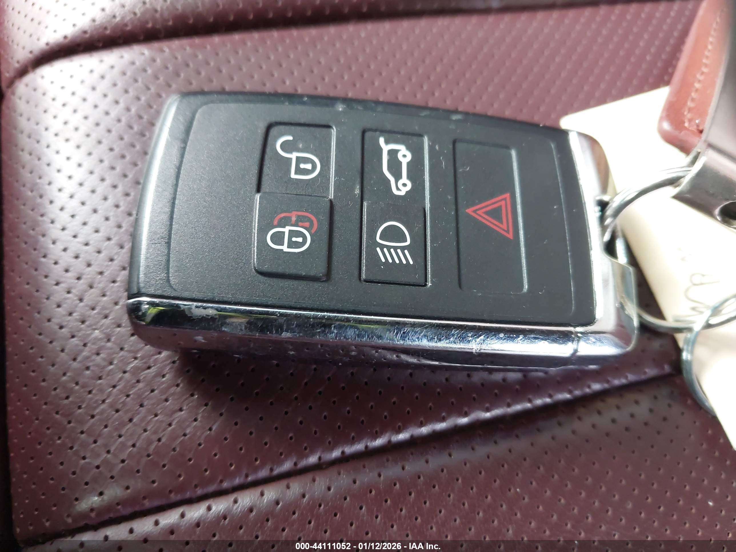 LAND ROVER image 11