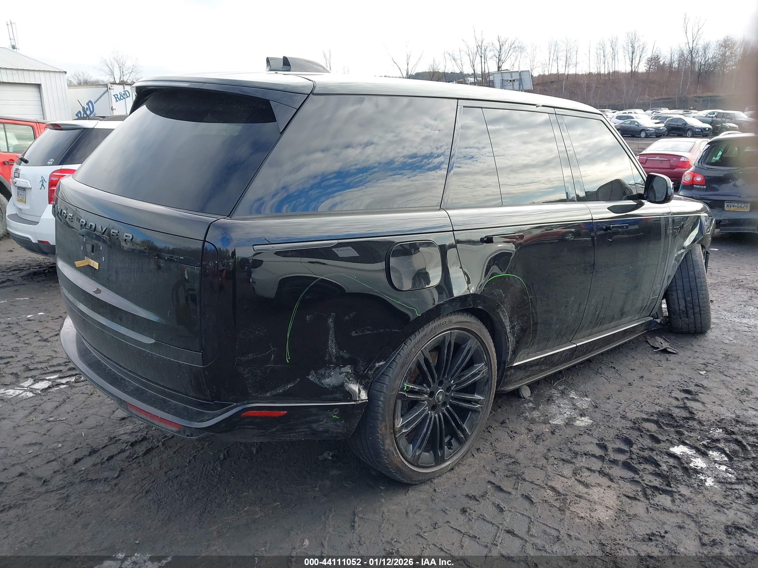 LAND ROVER image 4