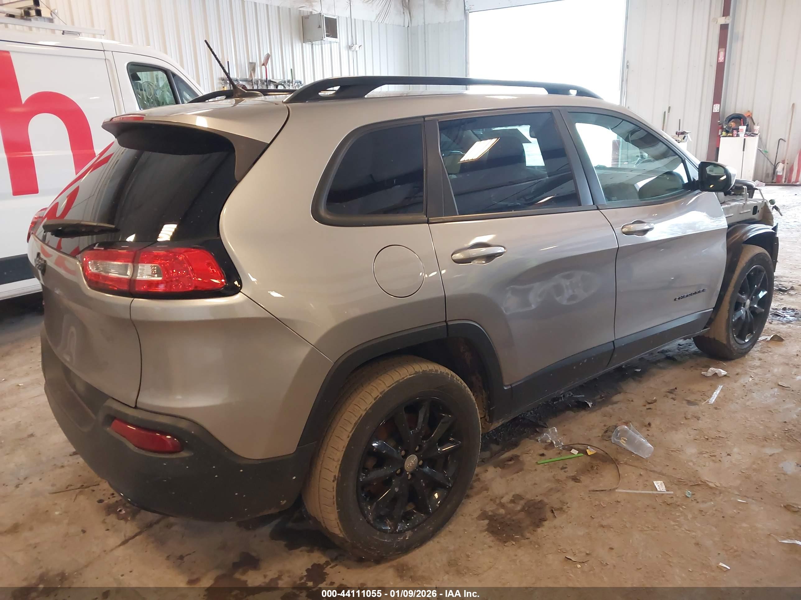 JEEP CHEROKEE image 4