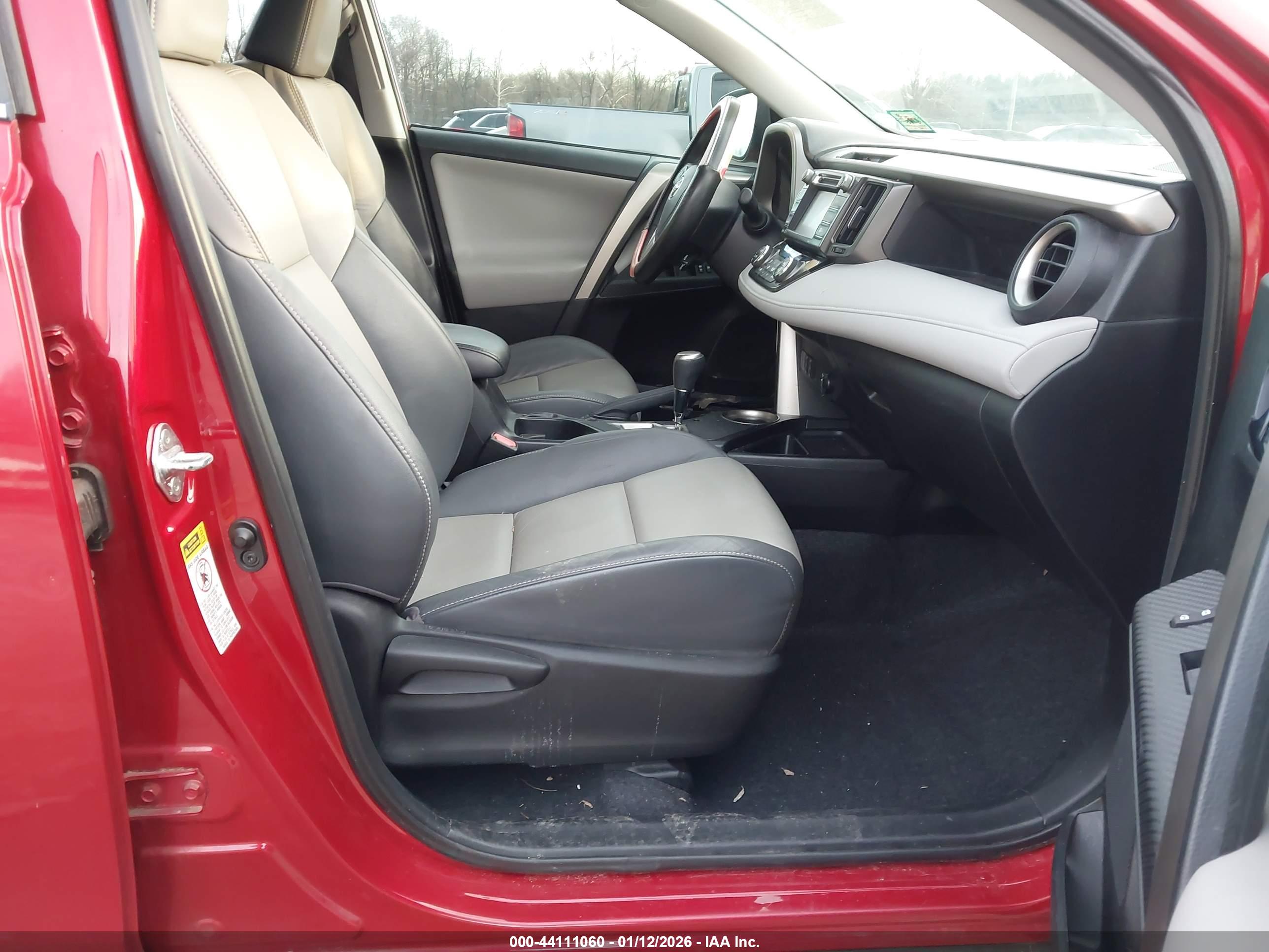 TOYOTA RAV4 image 5