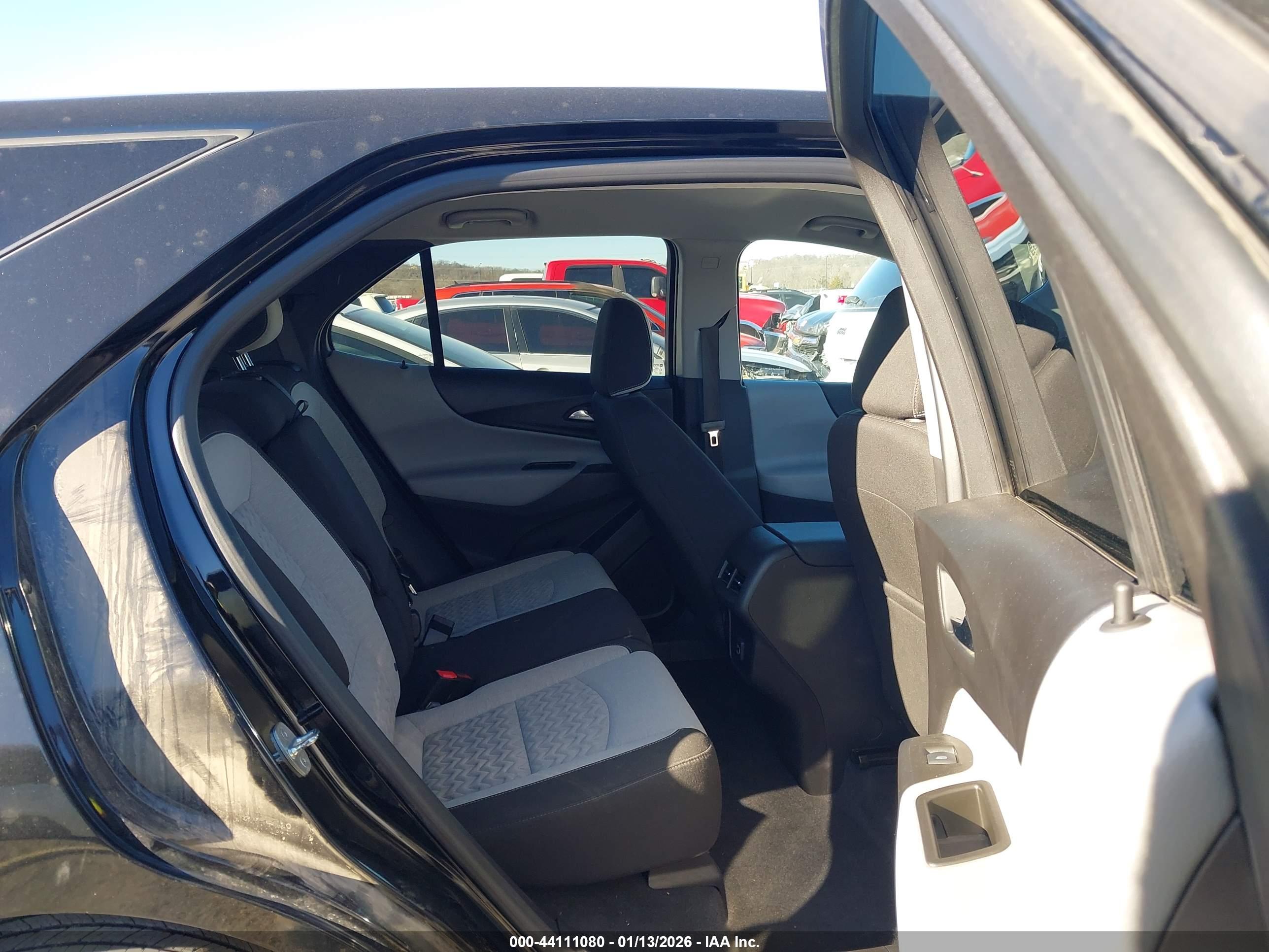 CHEVROLET EQUINOX image 8