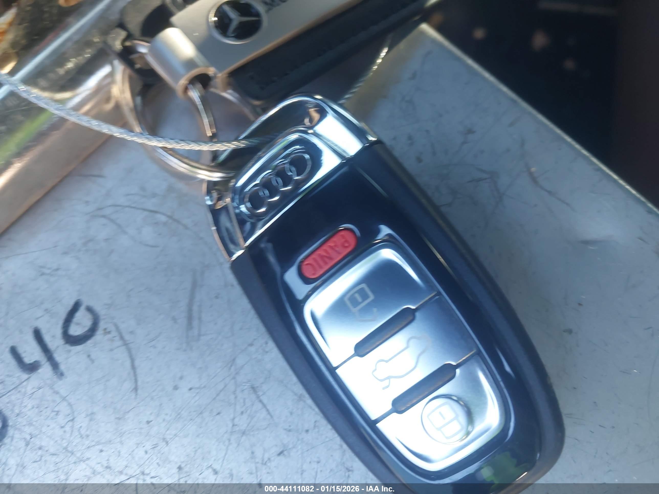 AUDI A8 image 11