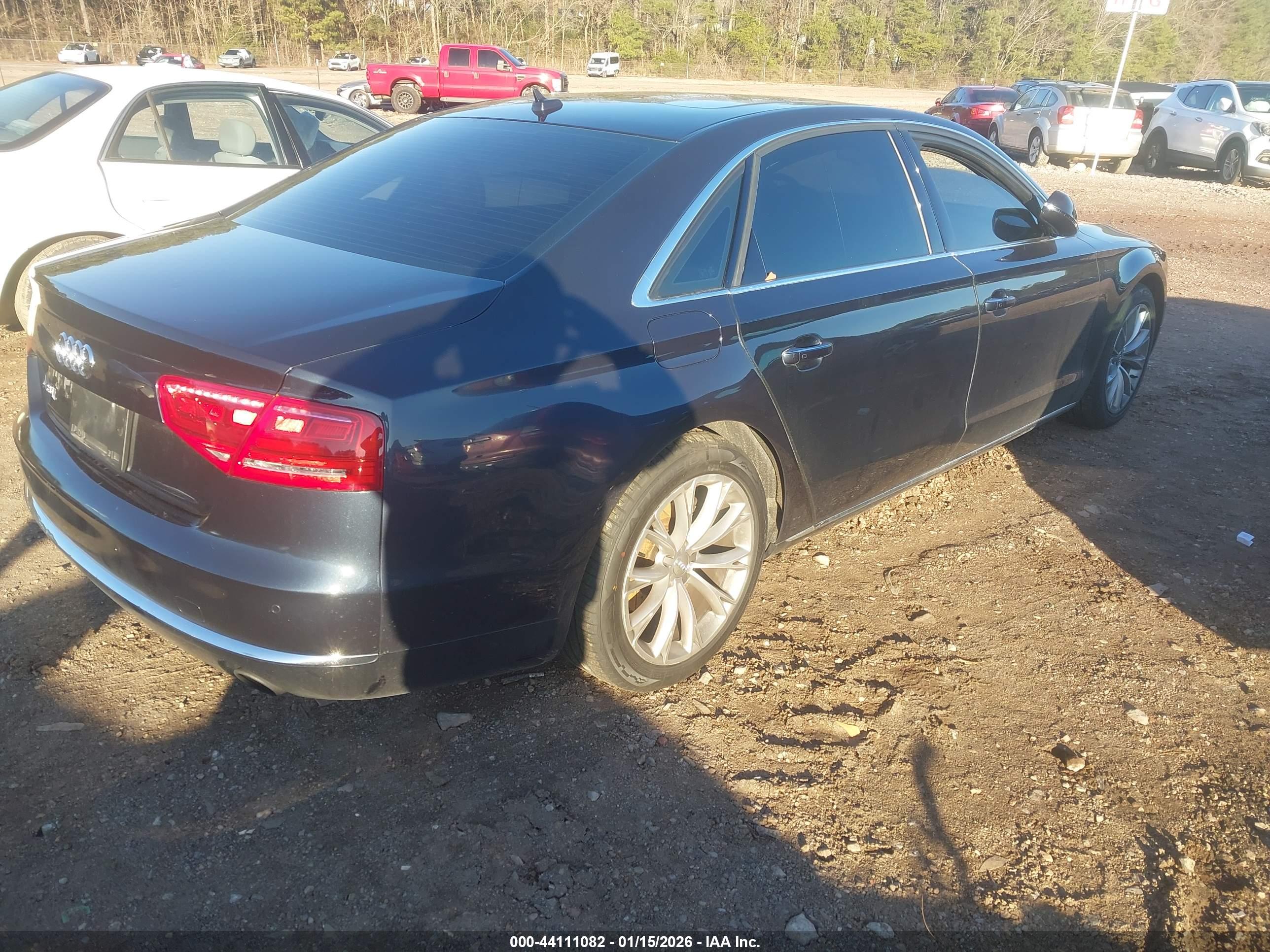 AUDI A8 image 4