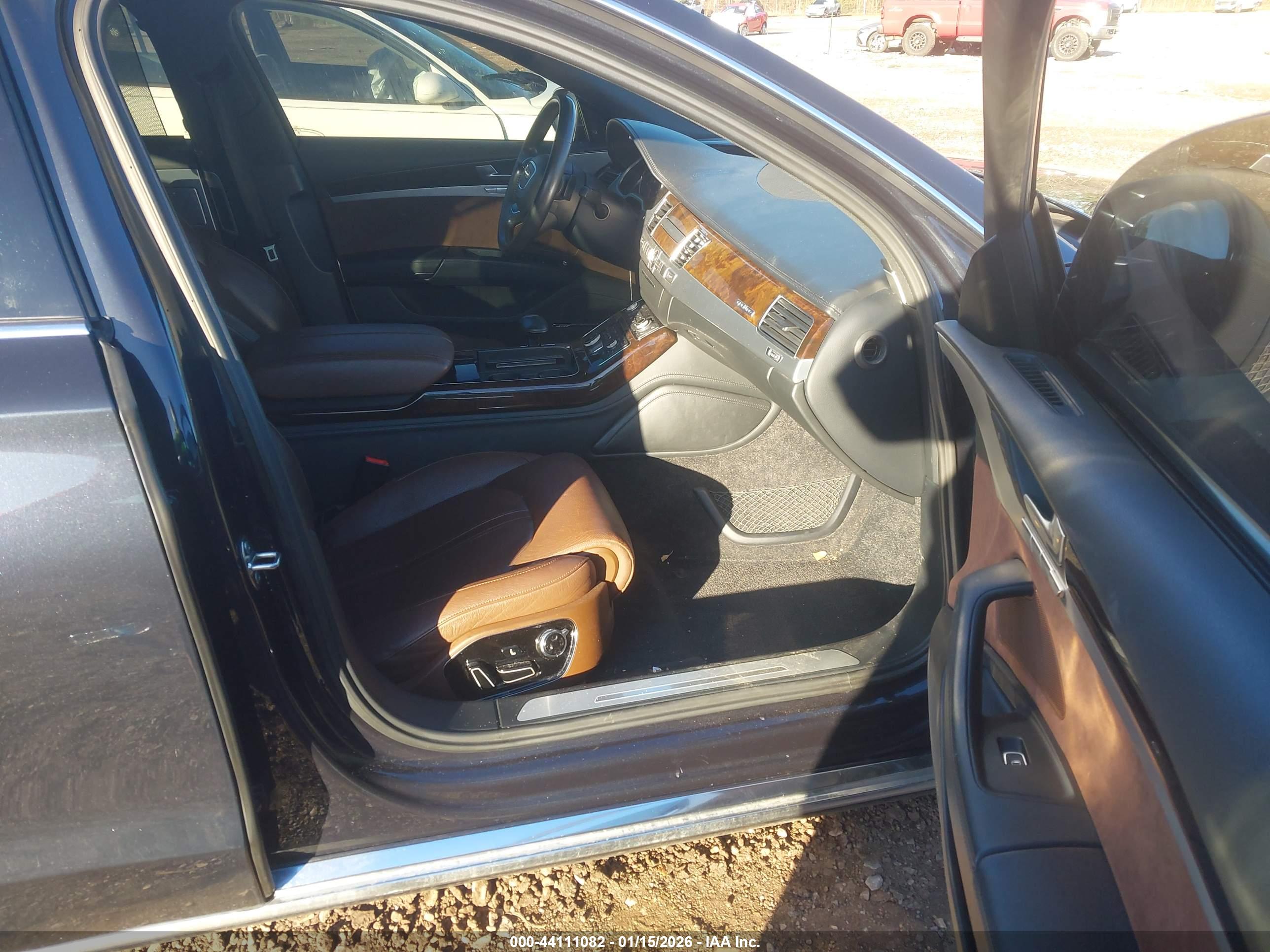 AUDI A8 image 5