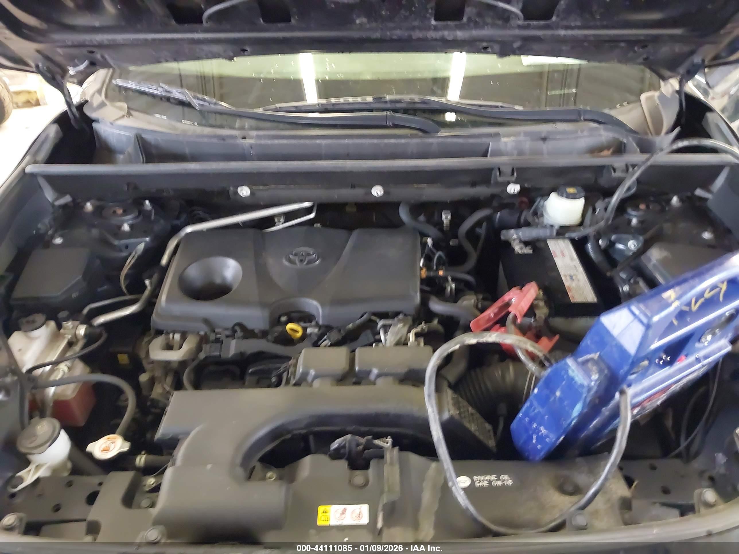TOYOTA RAV4 image 10