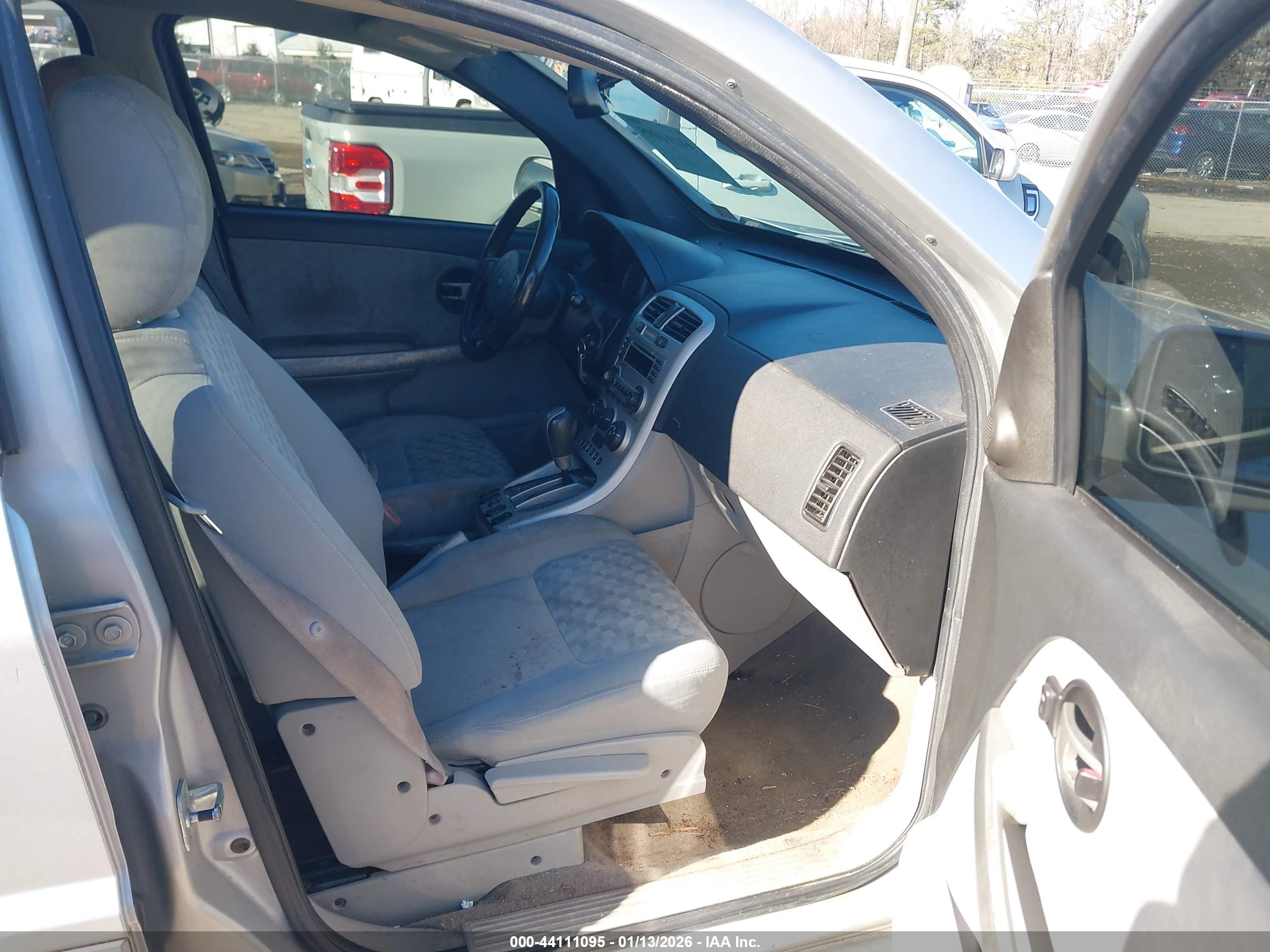 CHEVROLET EQUINOX image 5