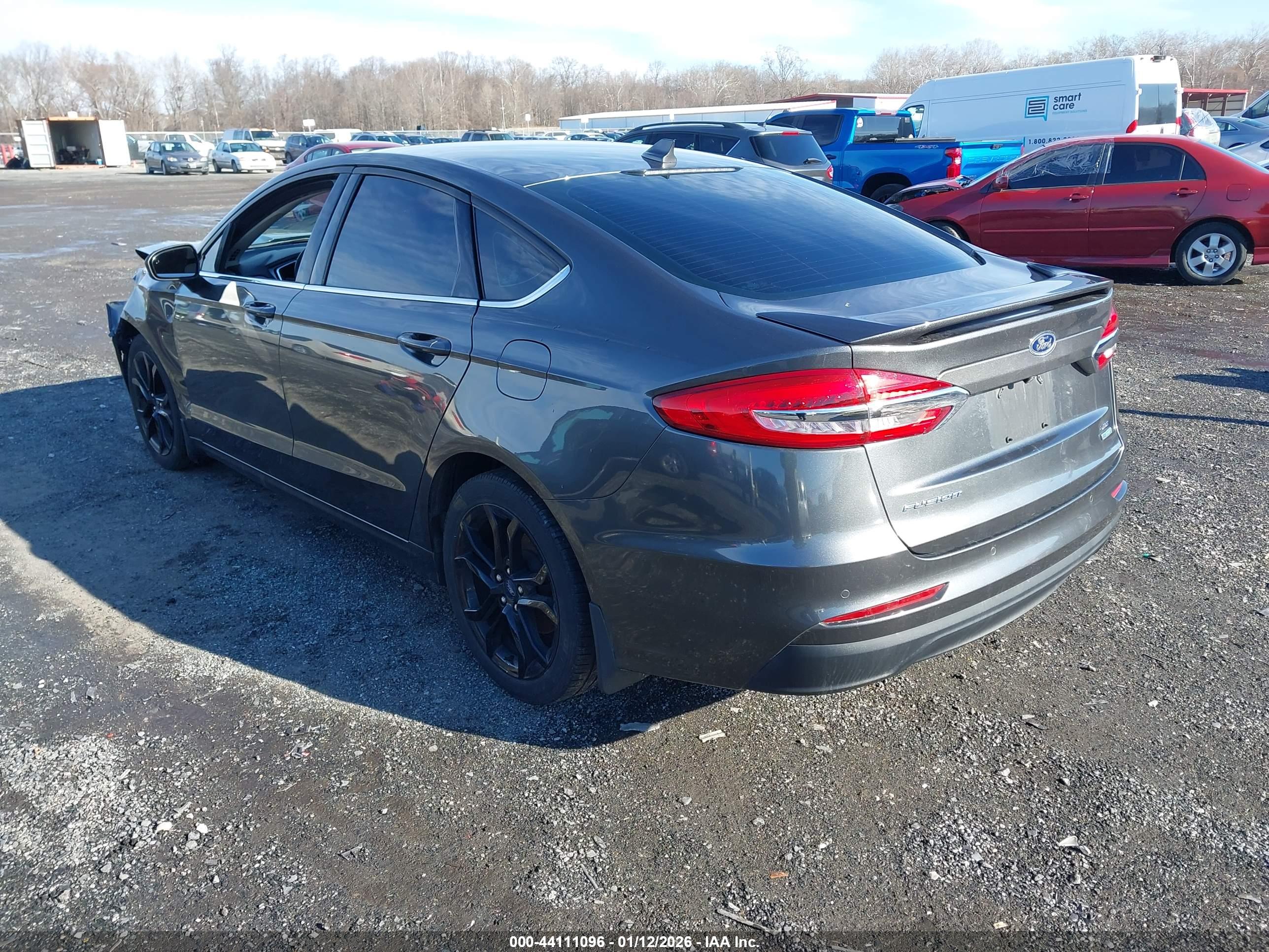 FORD FUSION image 3
