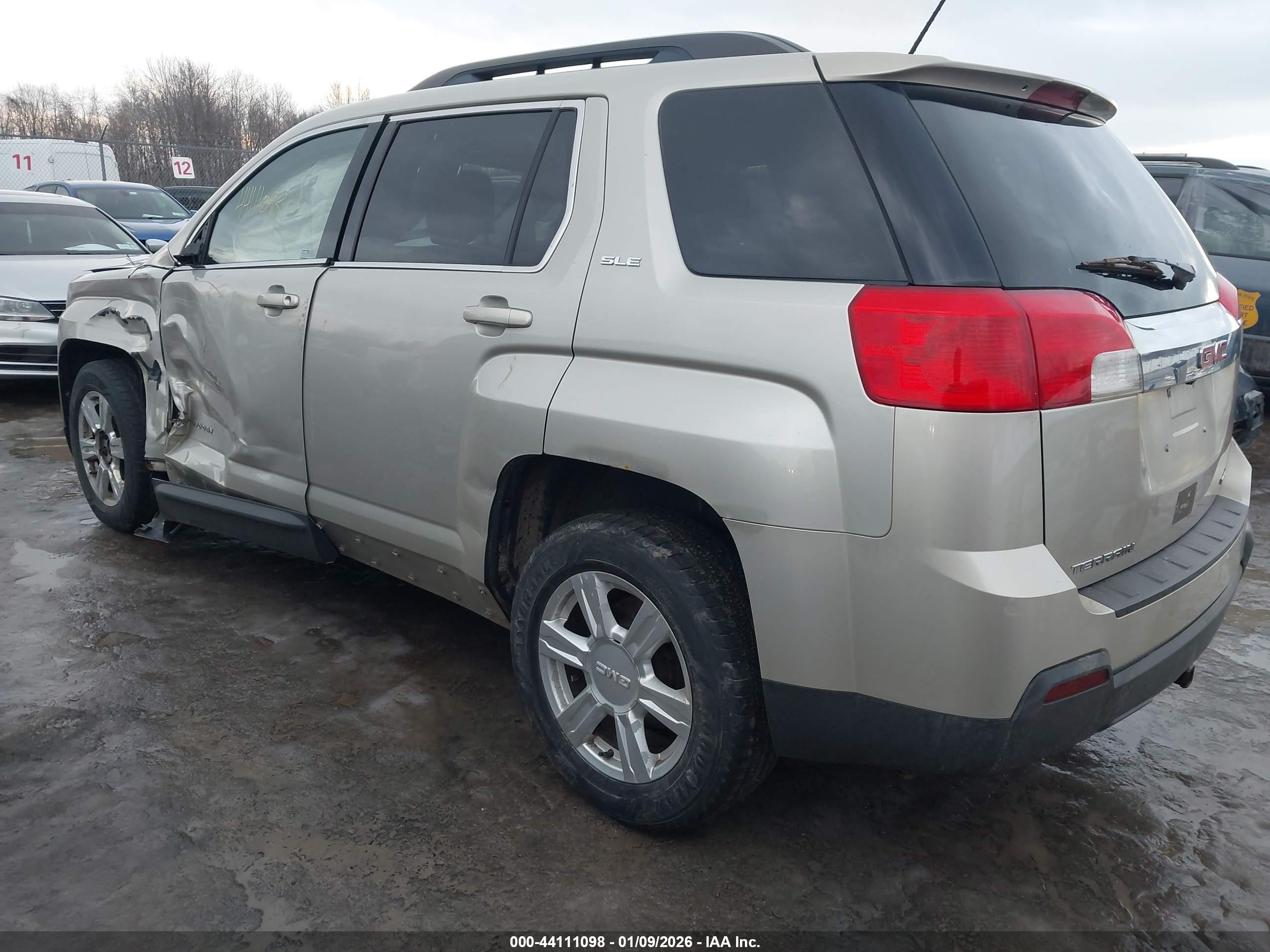 GMC TERRAIN image 3