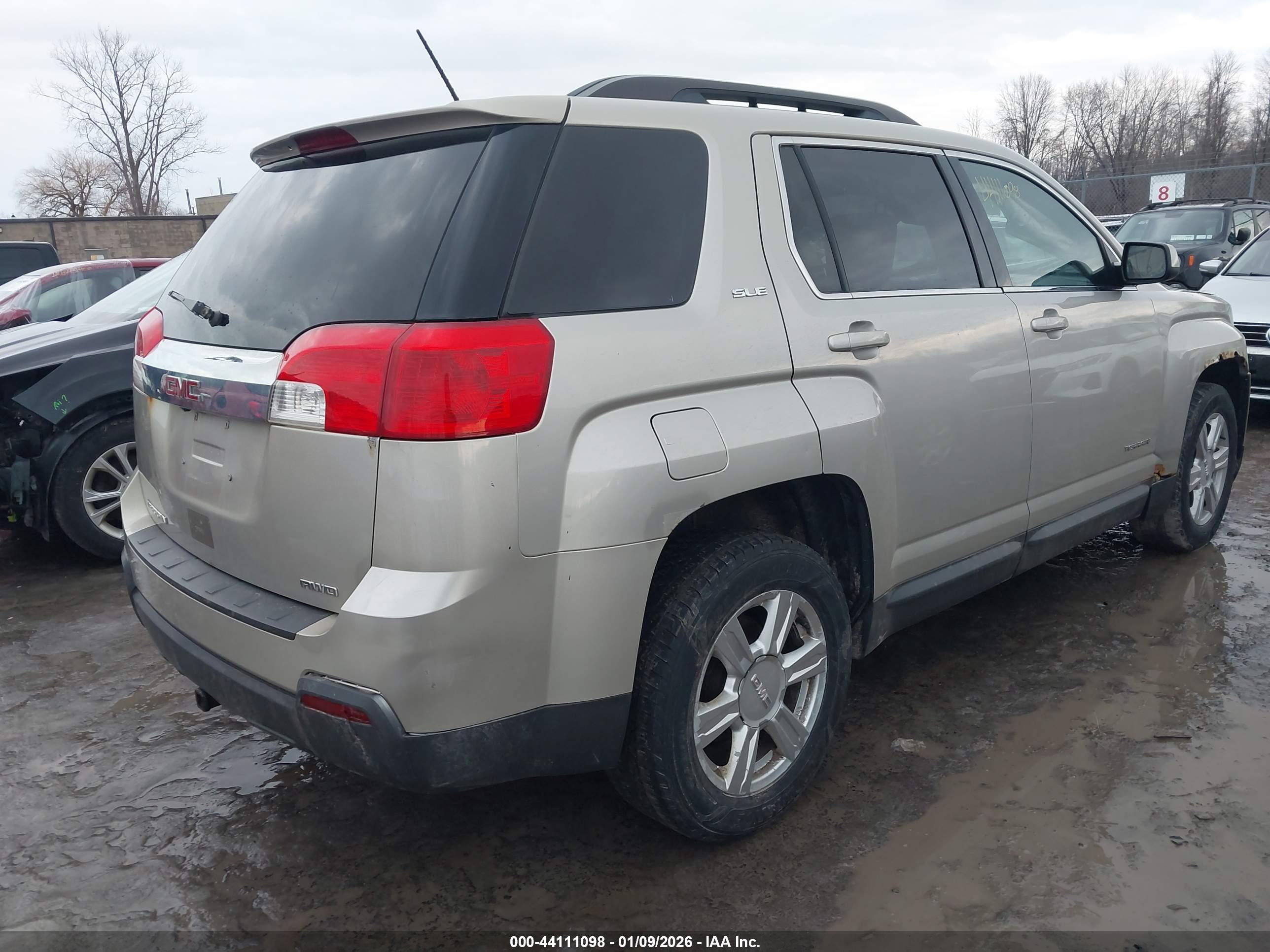 GMC TERRAIN image 4