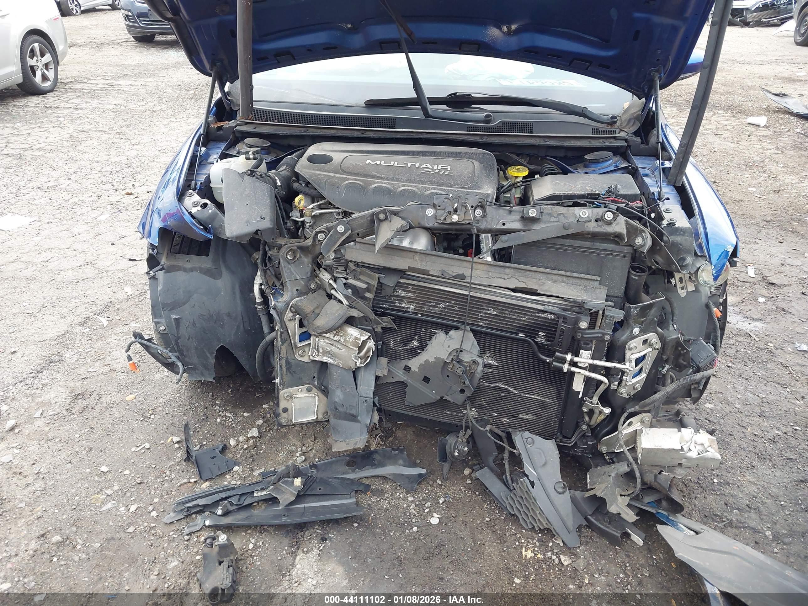 CHRYSLER 200 image 10