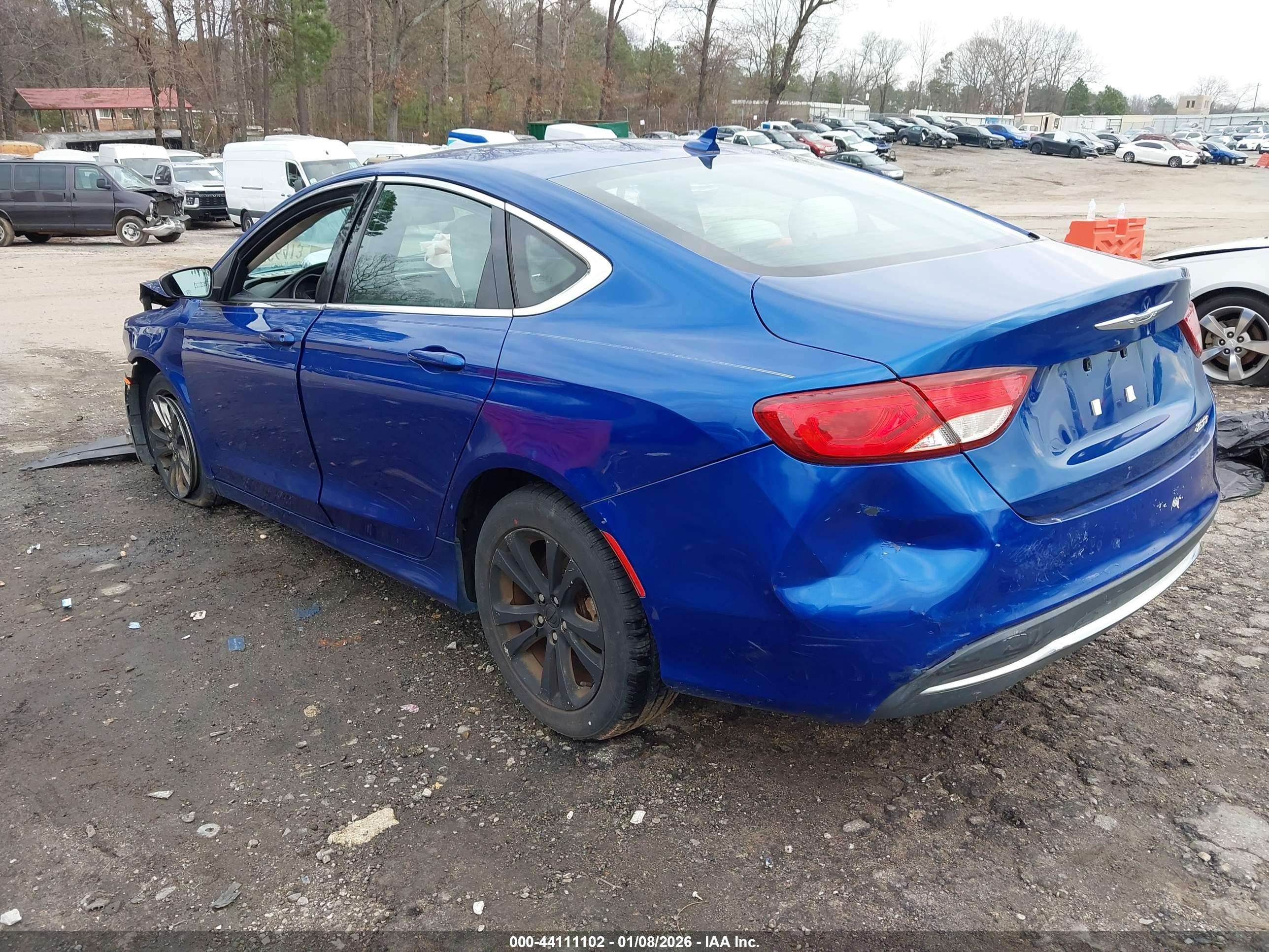 CHRYSLER 200 image 3