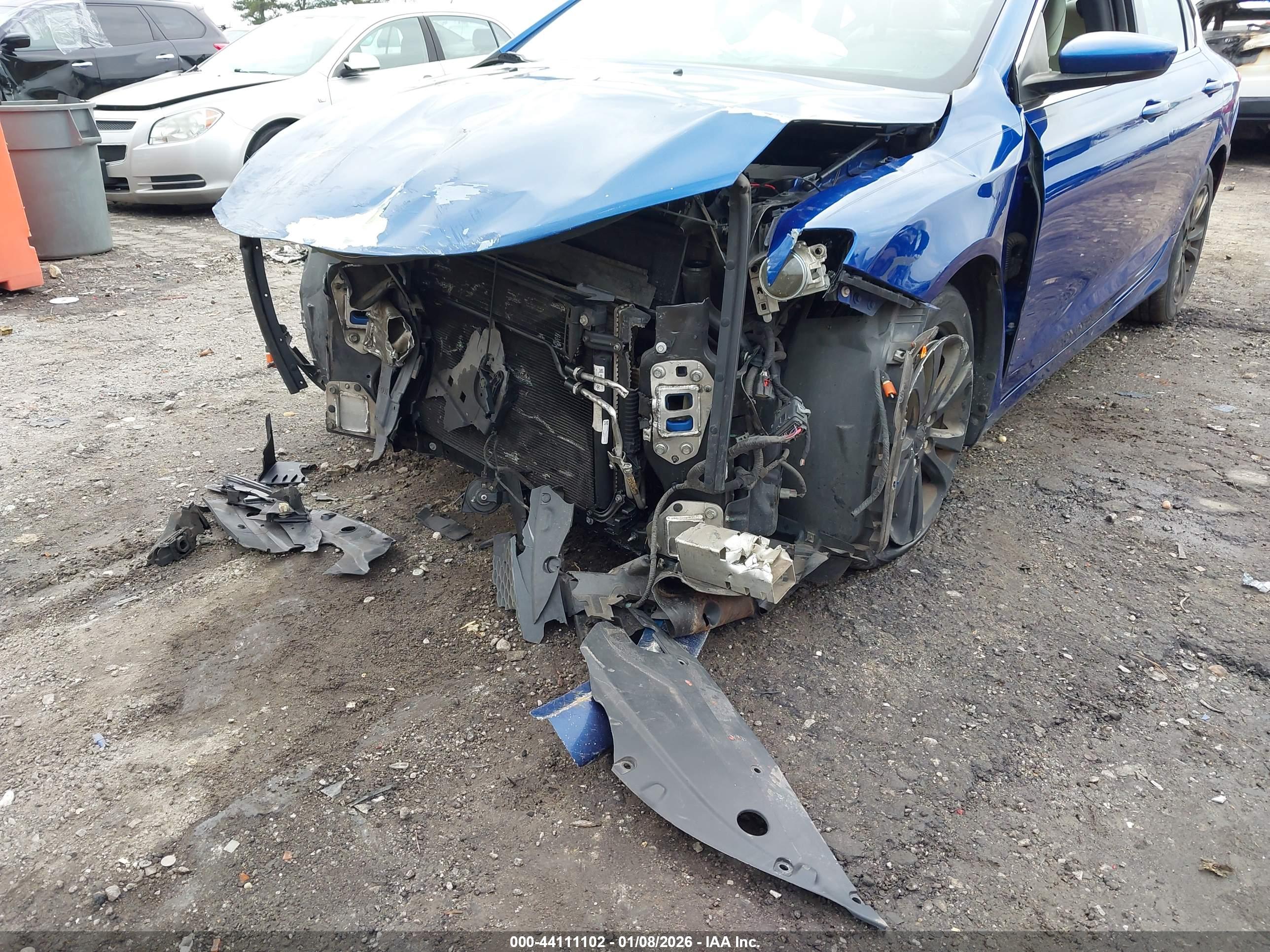 CHRYSLER 200 image 6