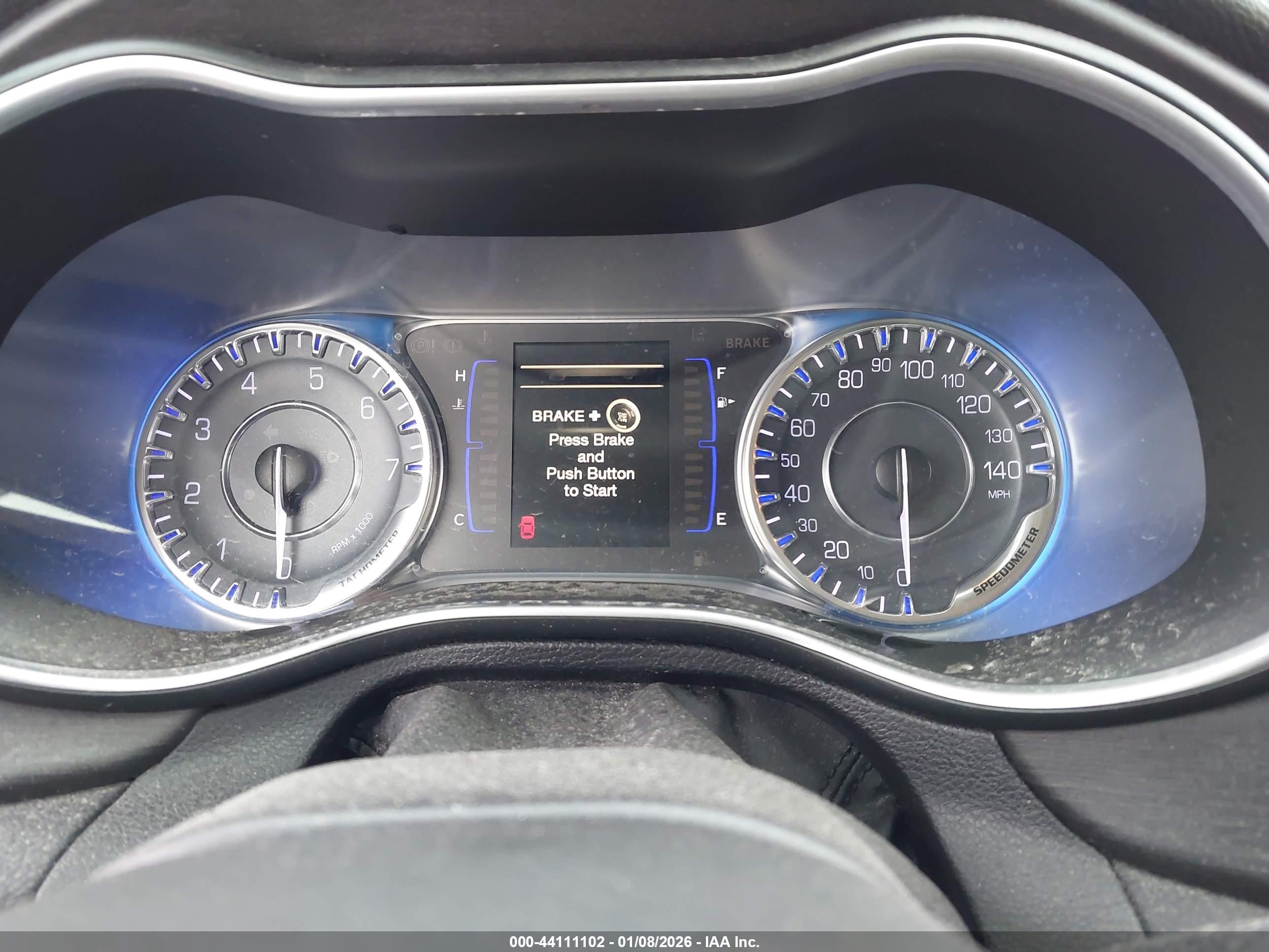 CHRYSLER 200 image 7