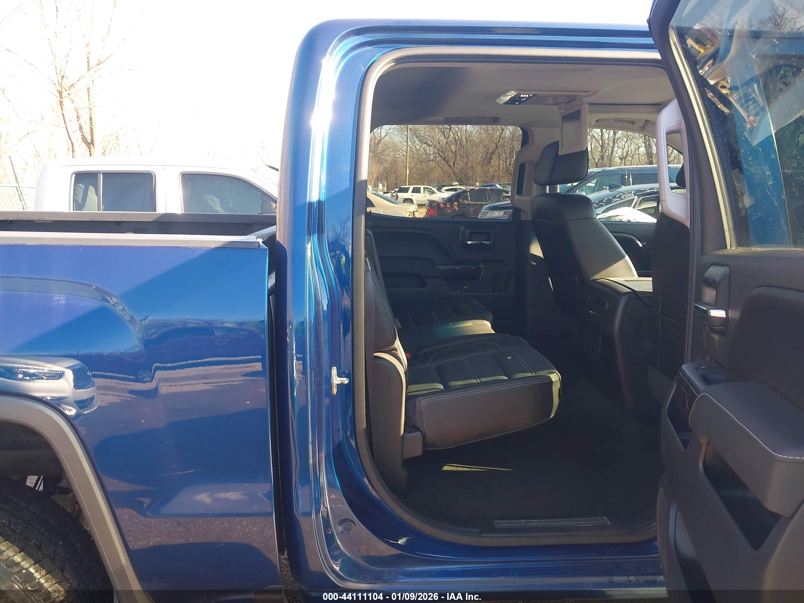 GMC SIERRA image 8